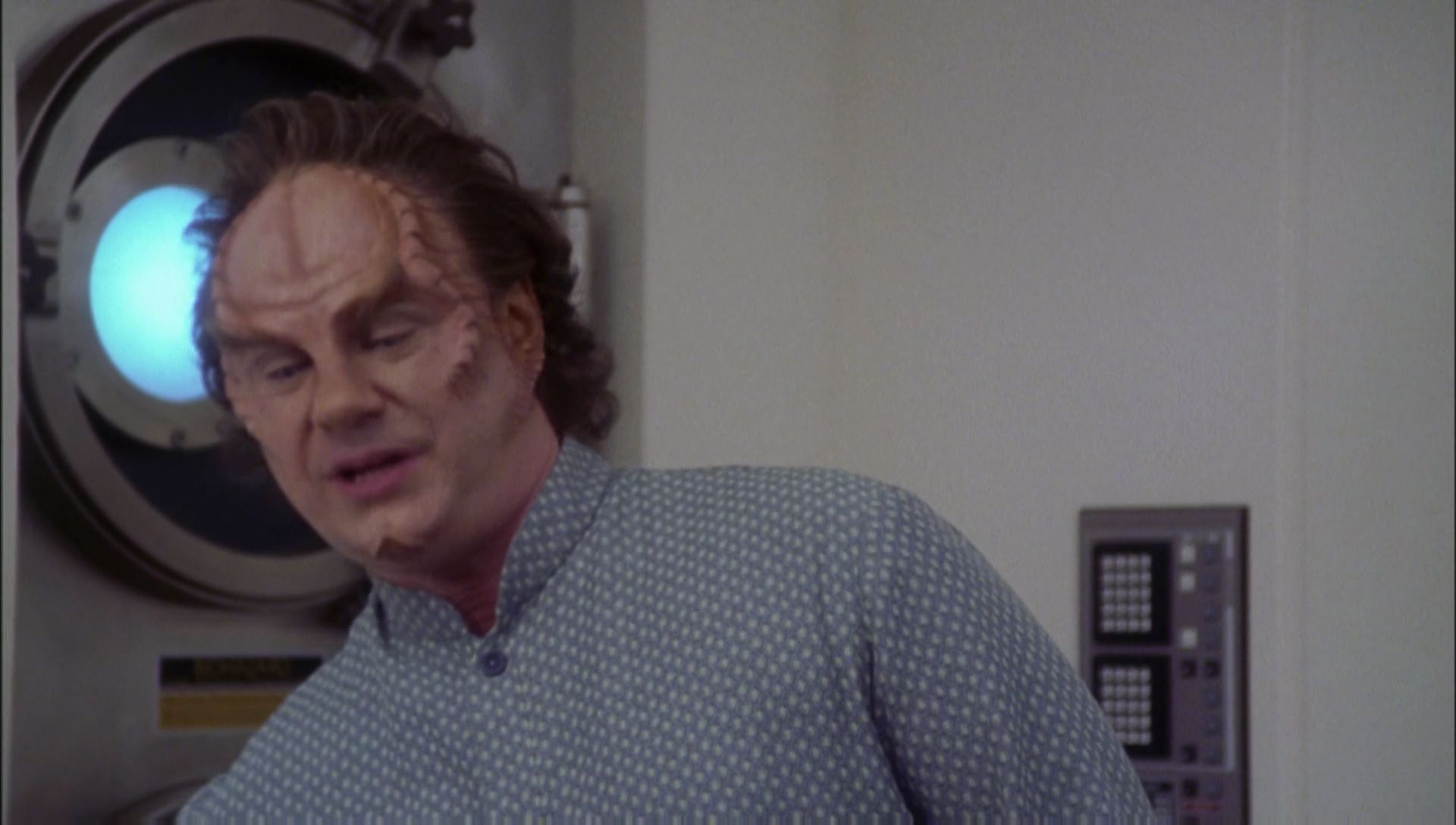 ariane179254_Enterprise_1x01-1x02_BrokenBow_1525.jpg