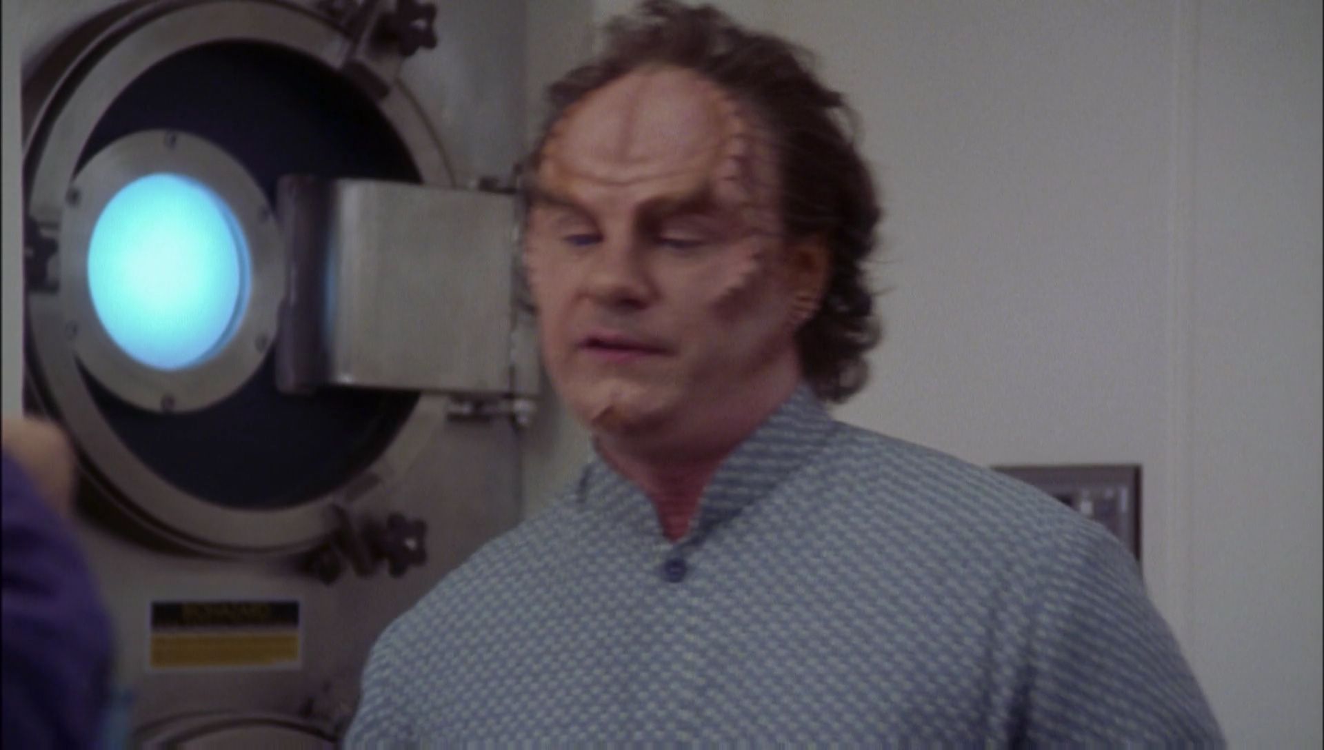 ariane179254_Enterprise_1x01-1x02_BrokenBow_1526.jpg