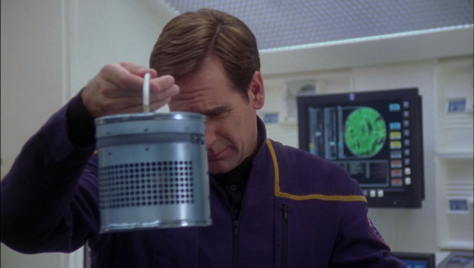 ariane179254_Enterprise_1x01-1x02_BrokenBow_1528.jpg