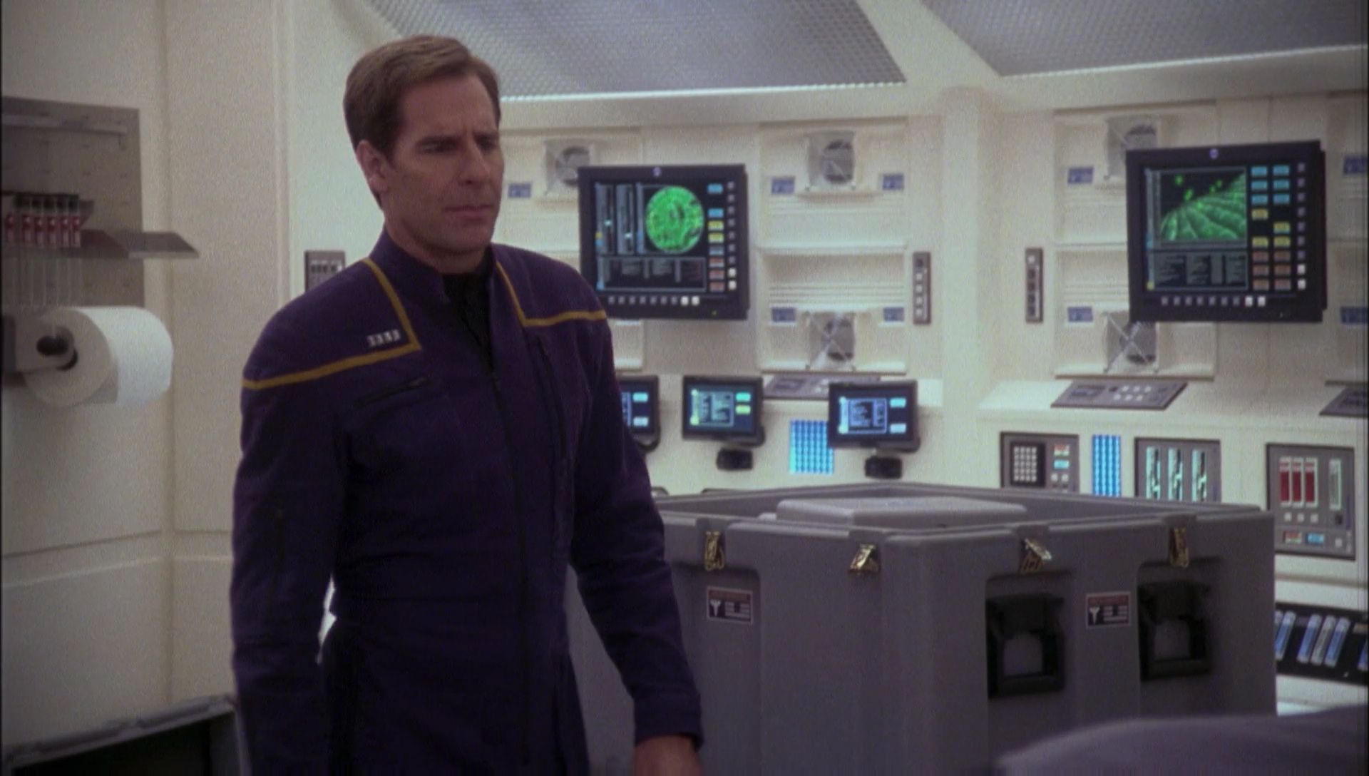 ariane179254_Enterprise_1x01-1x02_BrokenBow_1556.jpg