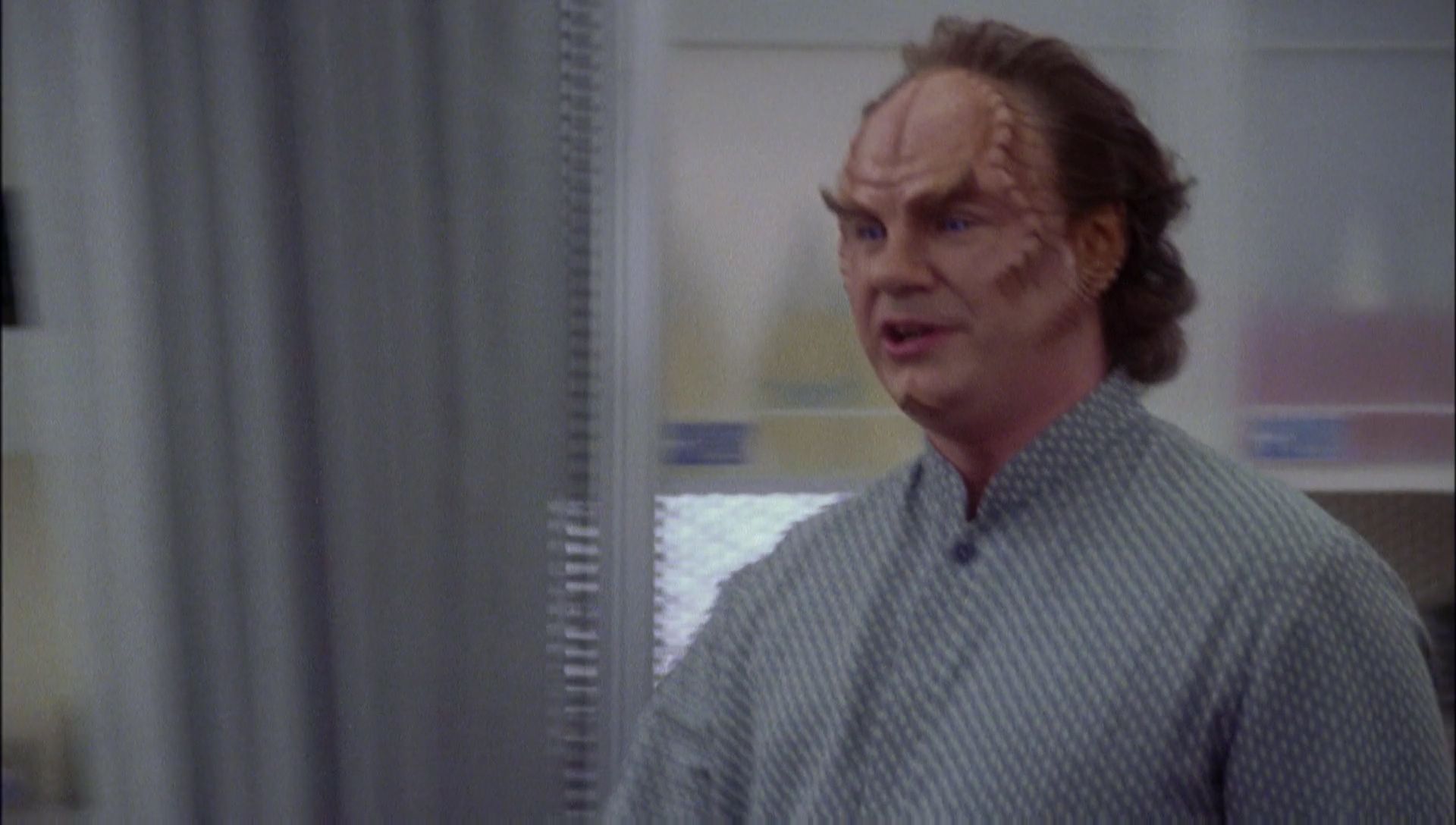 ariane179254_Enterprise_1x01-1x02_BrokenBow_1565.jpg