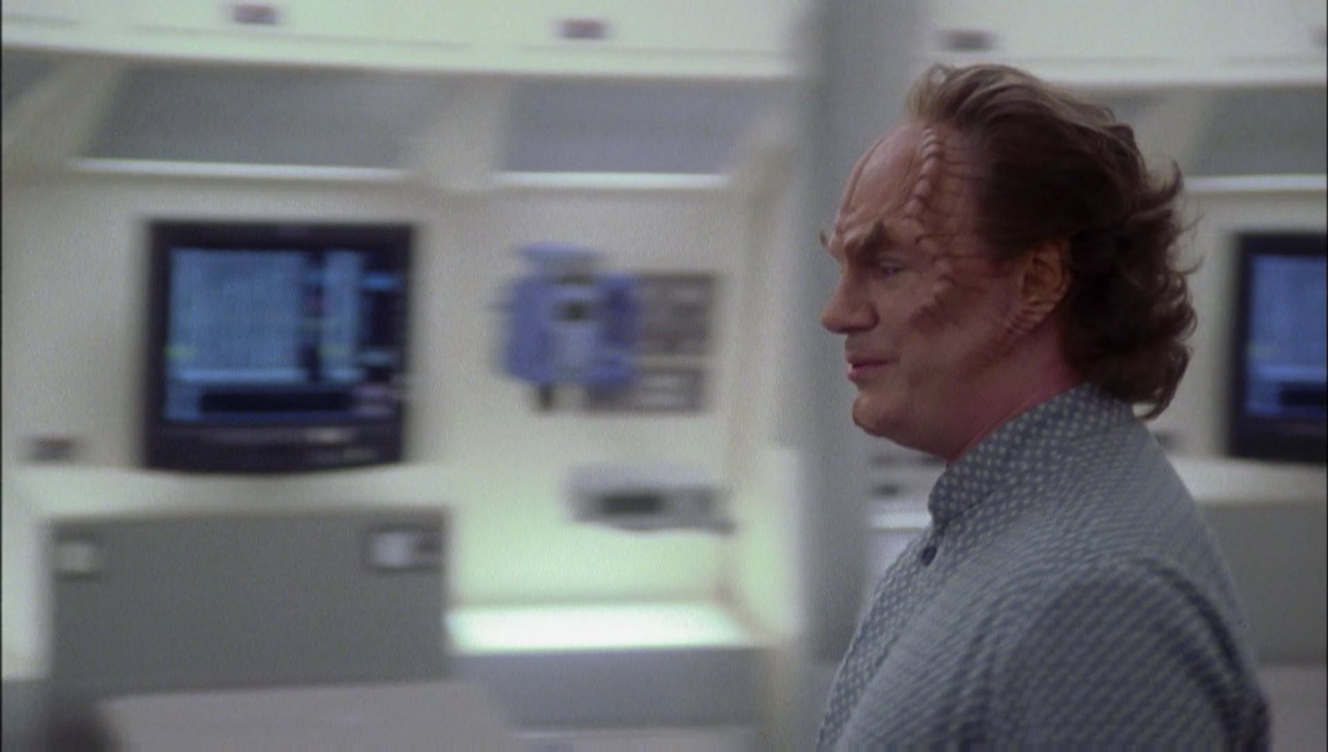 ariane179254_Enterprise_1x01-1x02_BrokenBow_1567.jpg