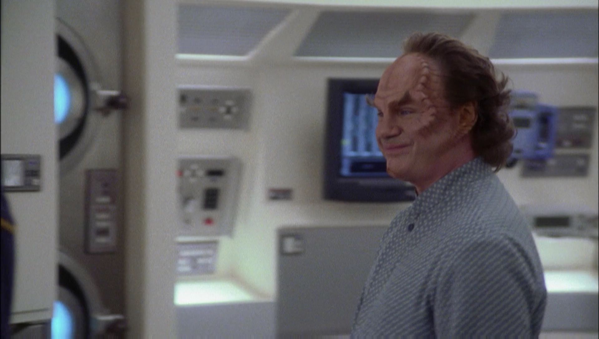 ariane179254_Enterprise_1x01-1x02_BrokenBow_1569.jpg
