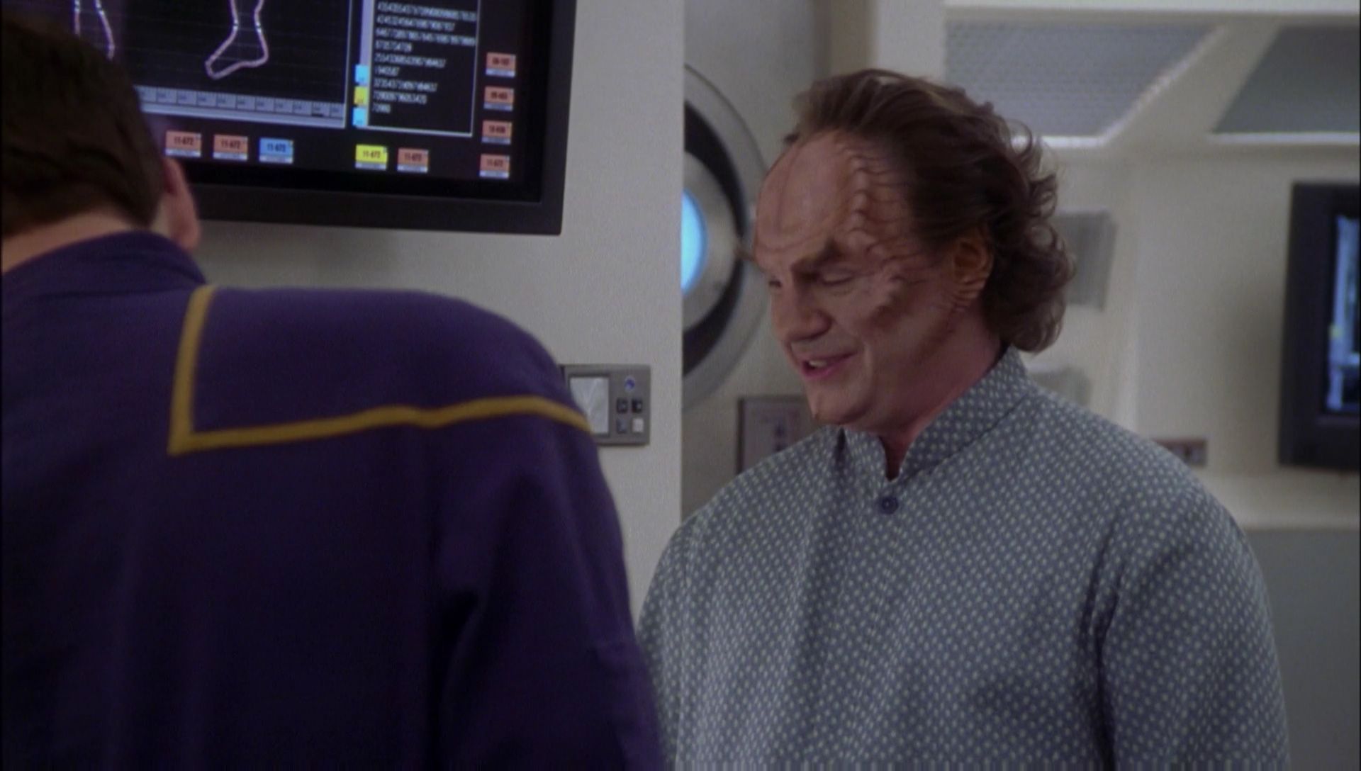 ariane179254_Enterprise_1x01-1x02_BrokenBow_1573.jpg