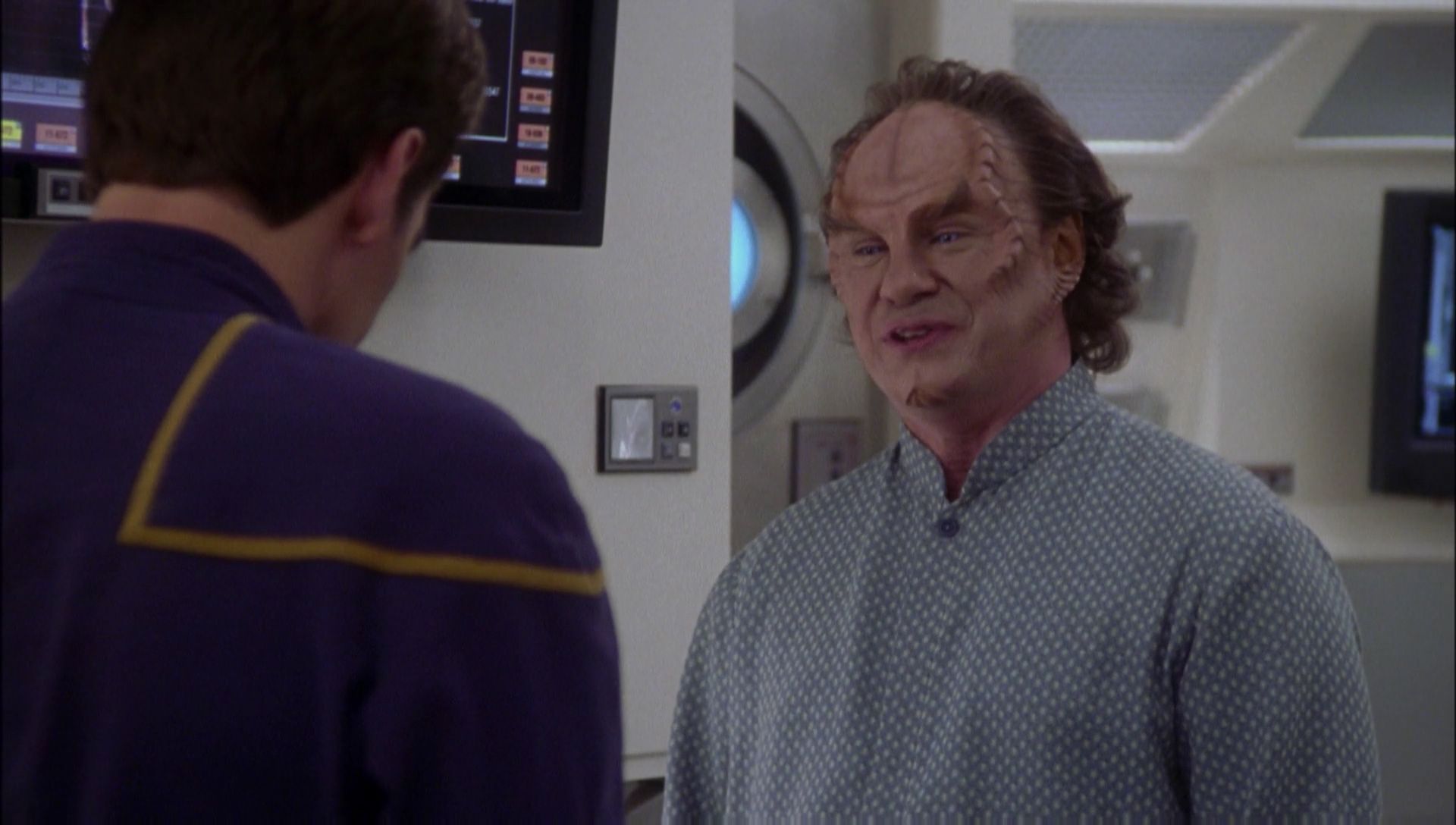 ariane179254_Enterprise_1x01-1x02_BrokenBow_1576.jpg