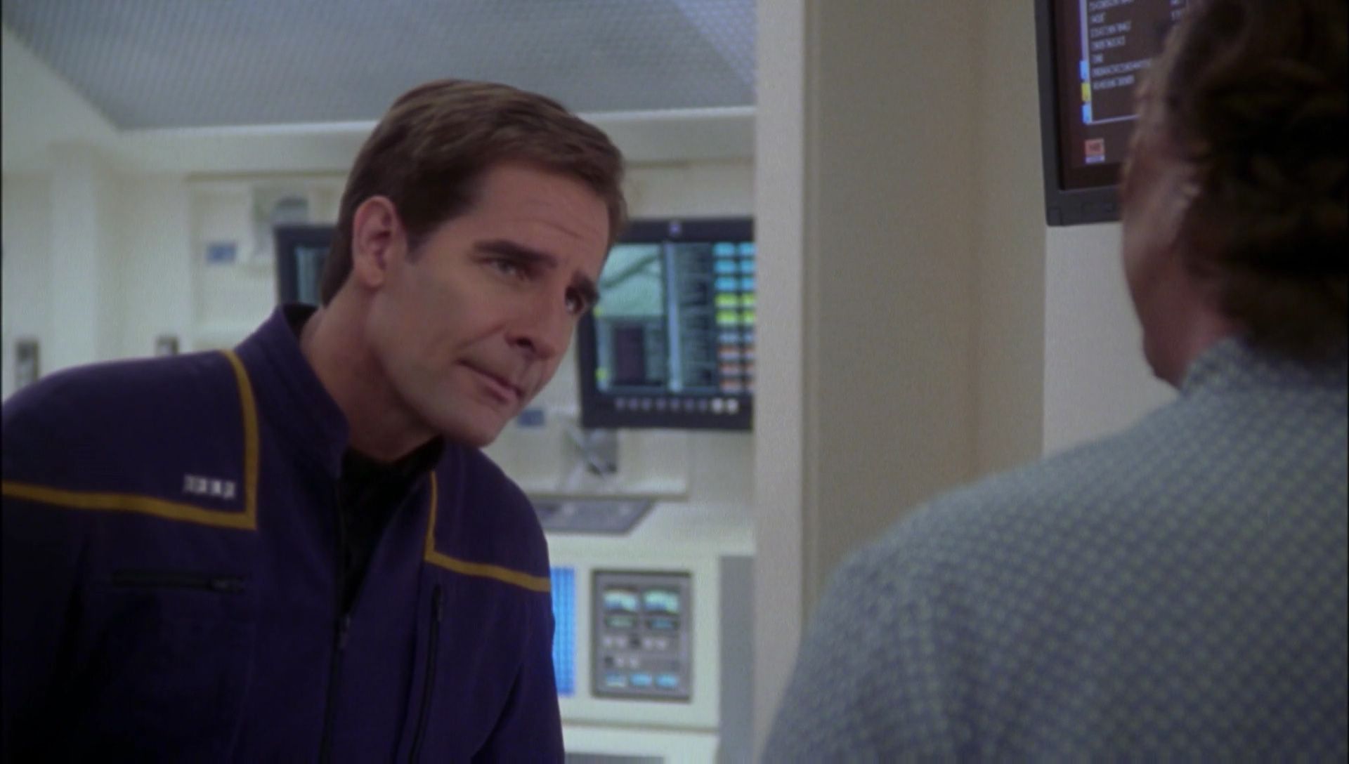 ariane179254_Enterprise_1x01-1x02_BrokenBow_1577.jpg