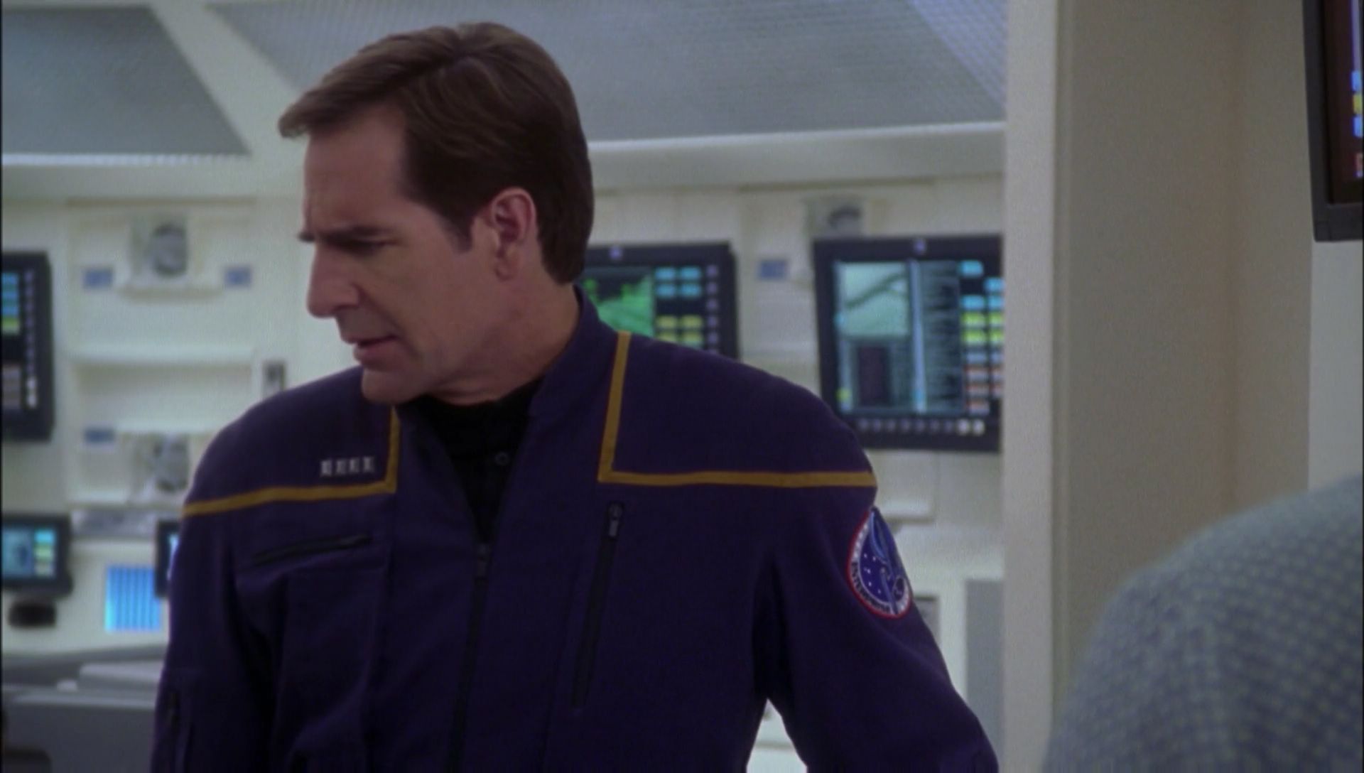 ariane179254_Enterprise_1x01-1x02_BrokenBow_1583.jpg