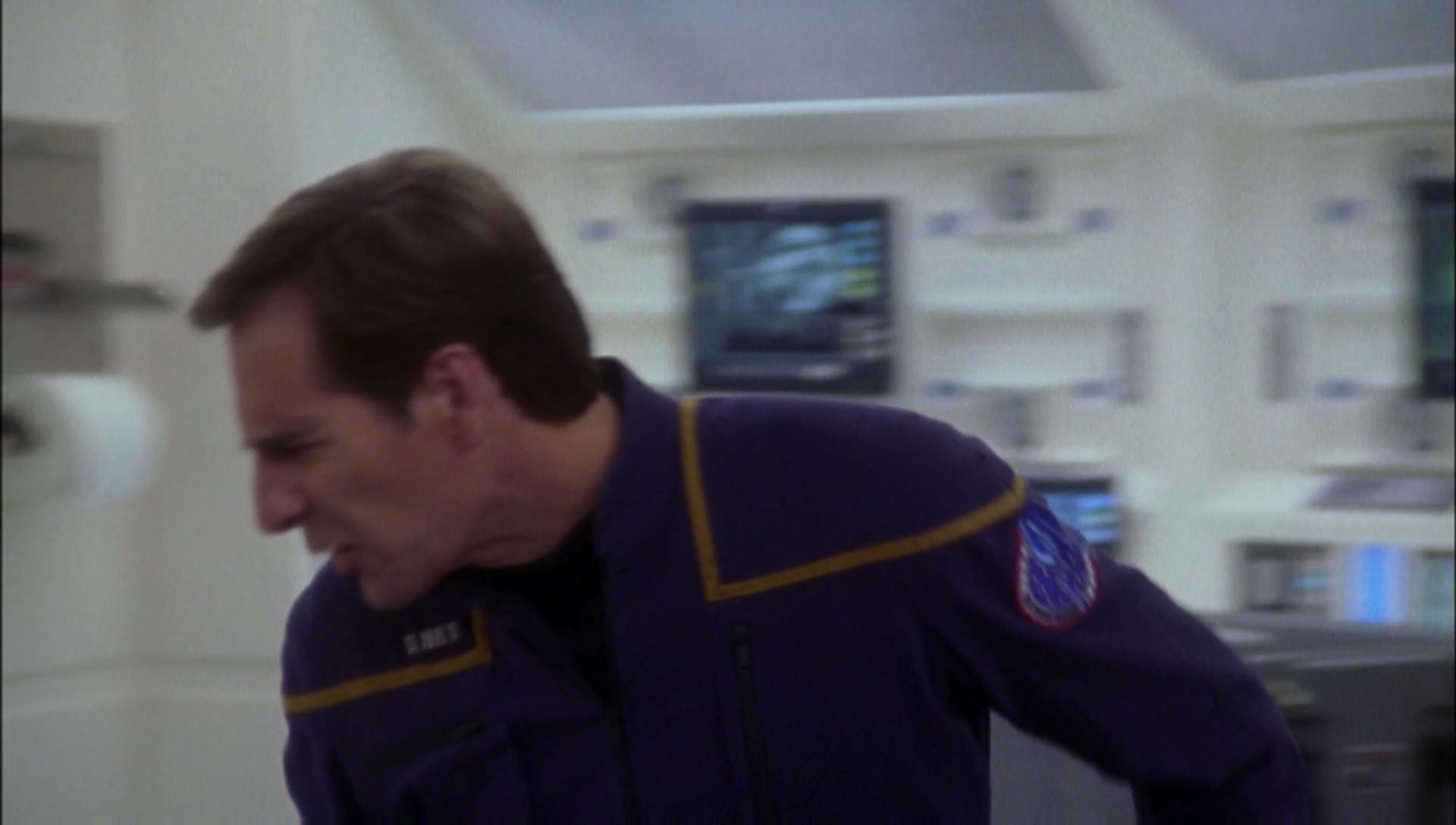ariane179254_Enterprise_1x01-1x02_BrokenBow_1585.jpg