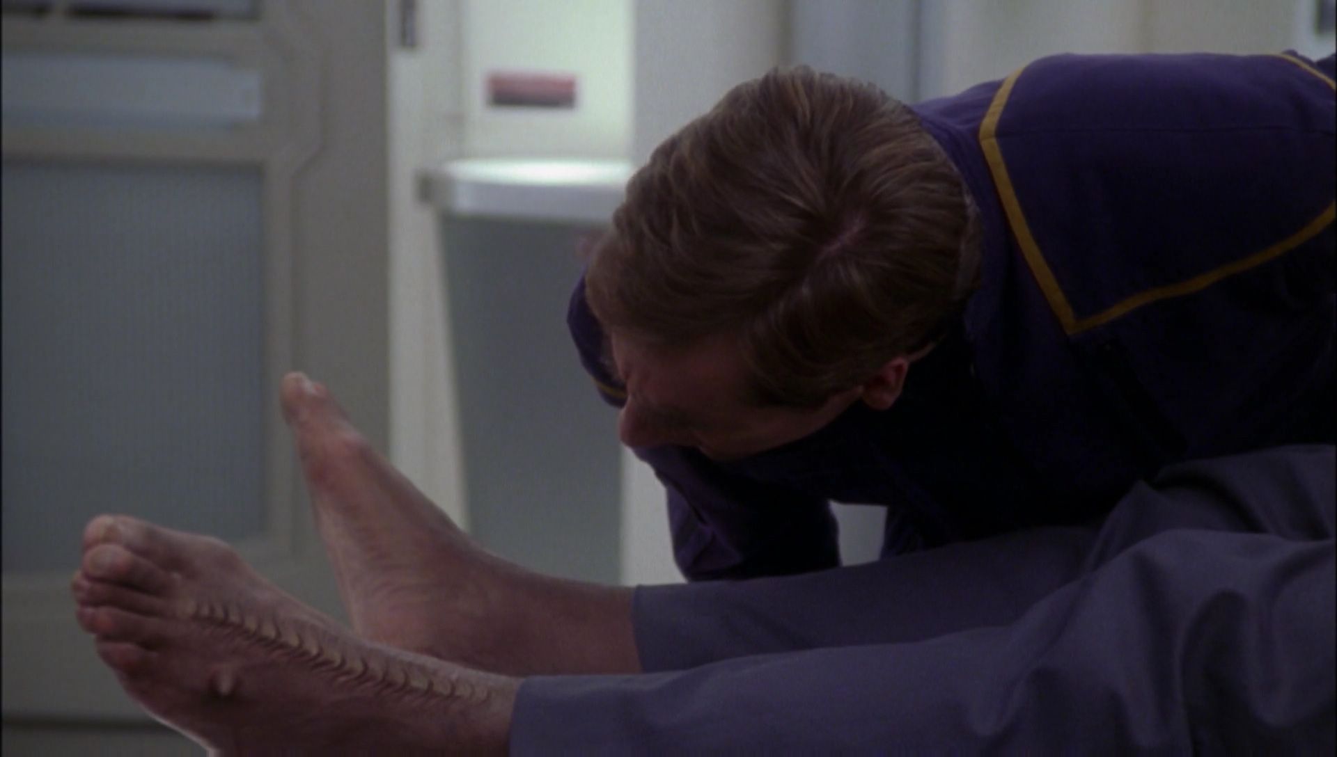 ariane179254_Enterprise_1x01-1x02_BrokenBow_1589.jpg