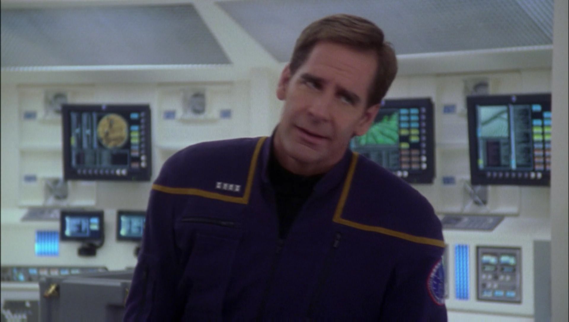 ariane179254_Enterprise_1x01-1x02_BrokenBow_1598.jpg