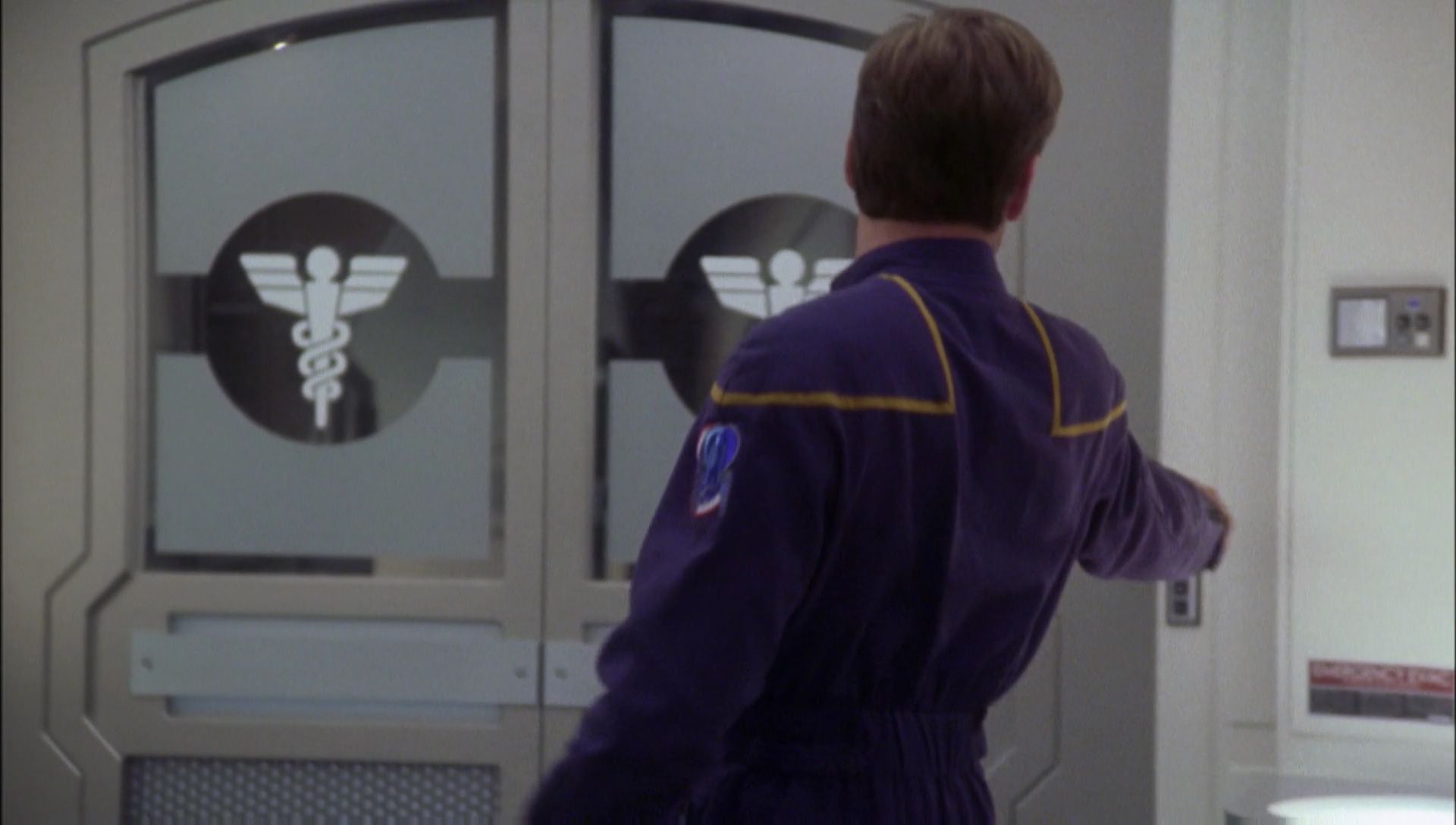 ariane179254_Enterprise_1x01-1x02_BrokenBow_1602.jpg