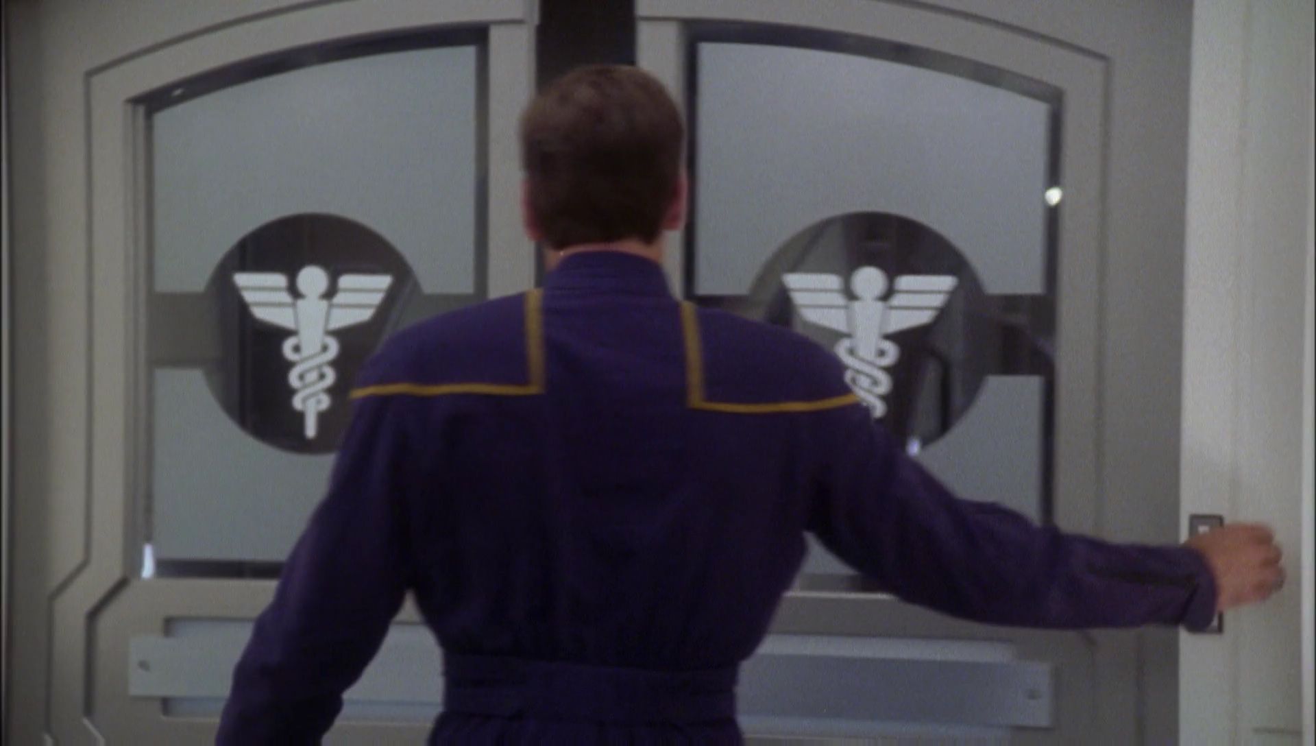 ariane179254_Enterprise_1x01-1x02_BrokenBow_1603.jpg