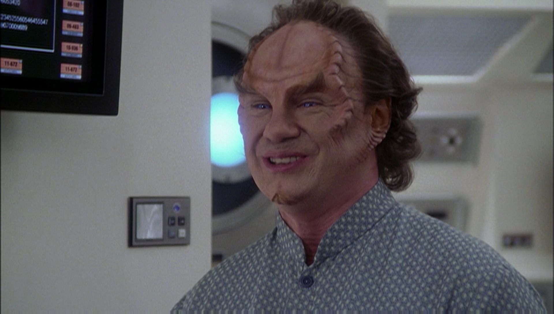 ariane179254_Enterprise_1x01-1x02_BrokenBow_1605.jpg