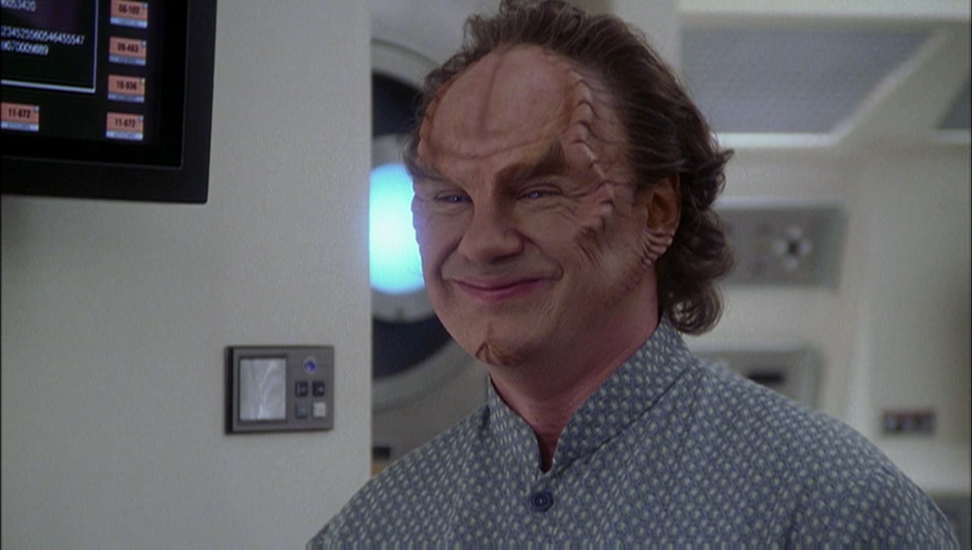 ariane179254_Enterprise_1x01-1x02_BrokenBow_1606.jpg