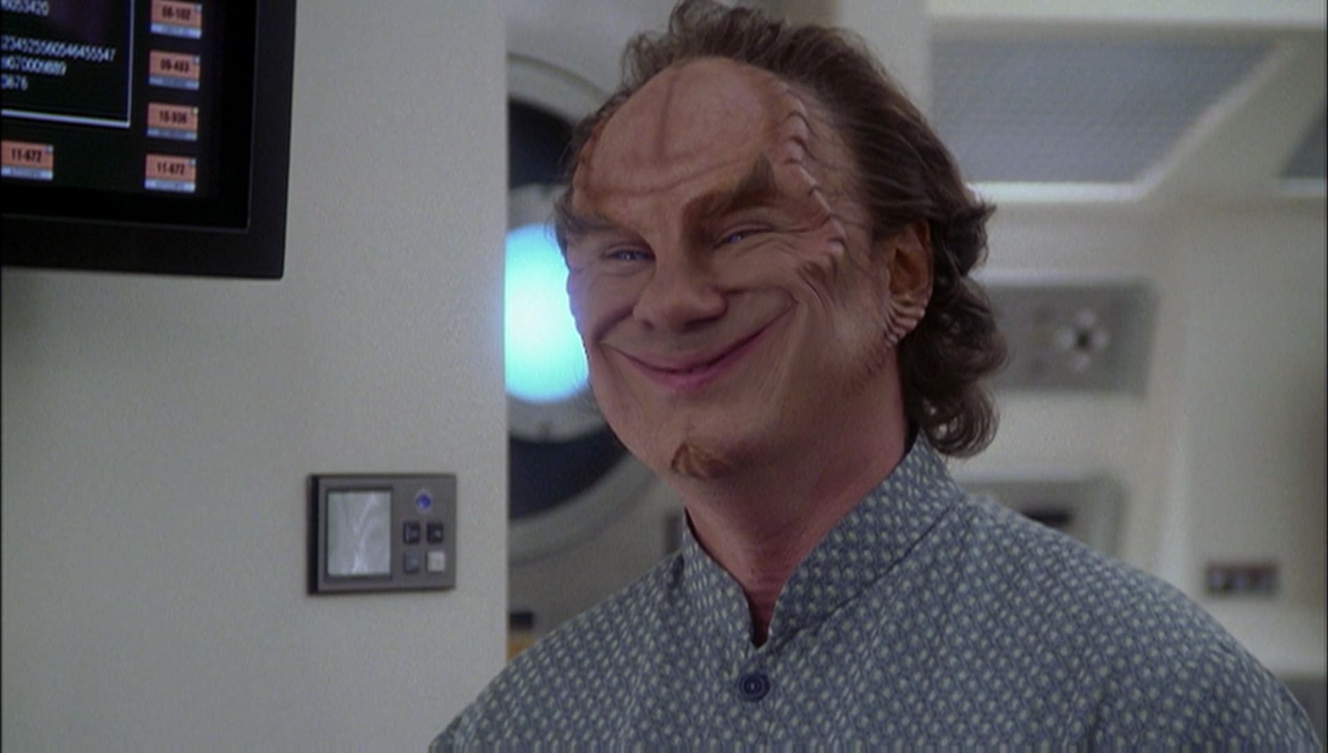ariane179254_Enterprise_1x01-1x02_BrokenBow_1607.jpg