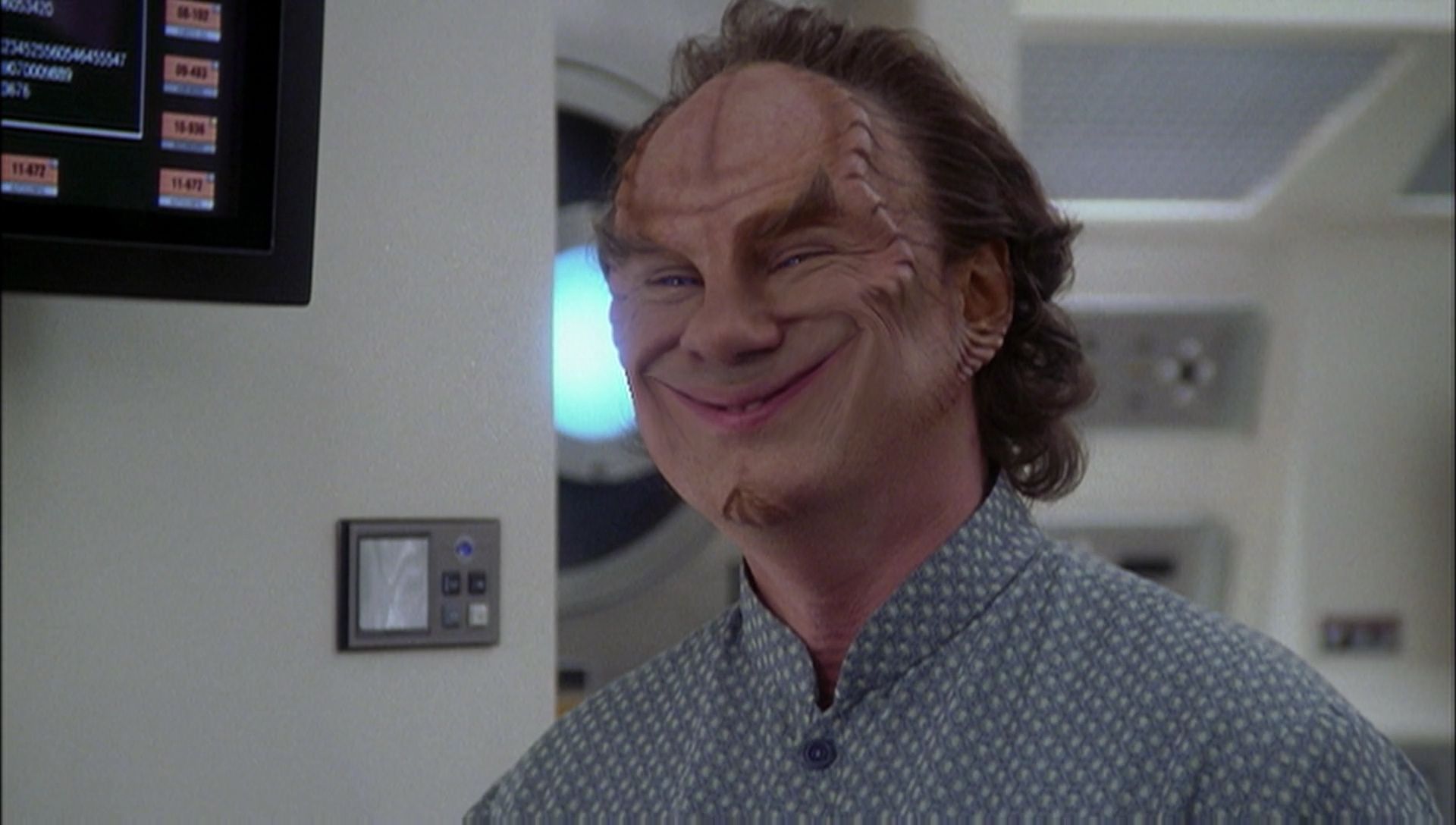 ariane179254_Enterprise_1x01-1x02_BrokenBow_1608.jpg