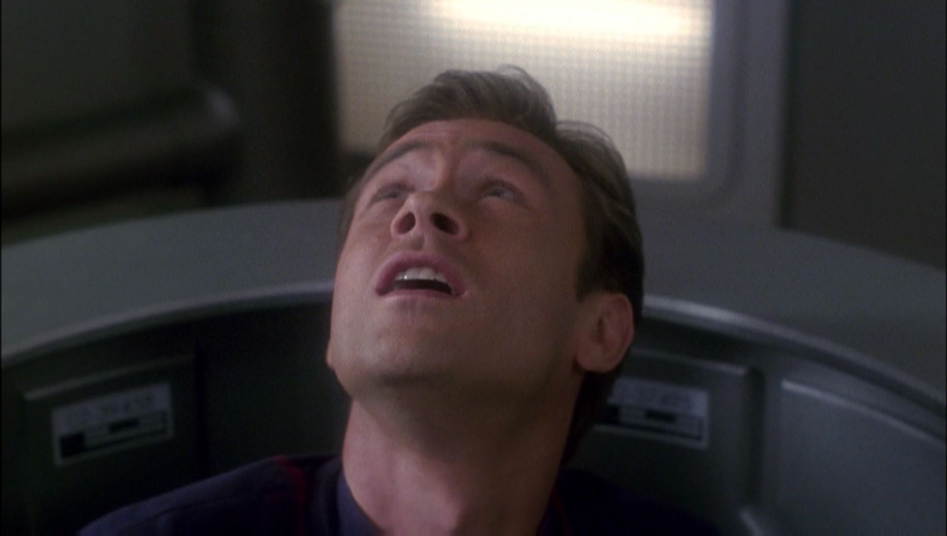 ariane179254_Enterprise_1x01-1x02_BrokenBow_1634.jpg