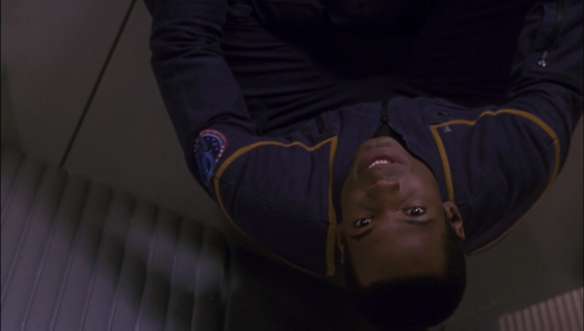 ariane179254_Enterprise_1x01-1x02_BrokenBow_1639.jpg
