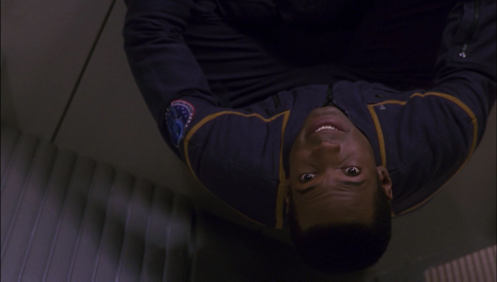 ariane179254_Enterprise_1x01-1x02_BrokenBow_1641.jpg