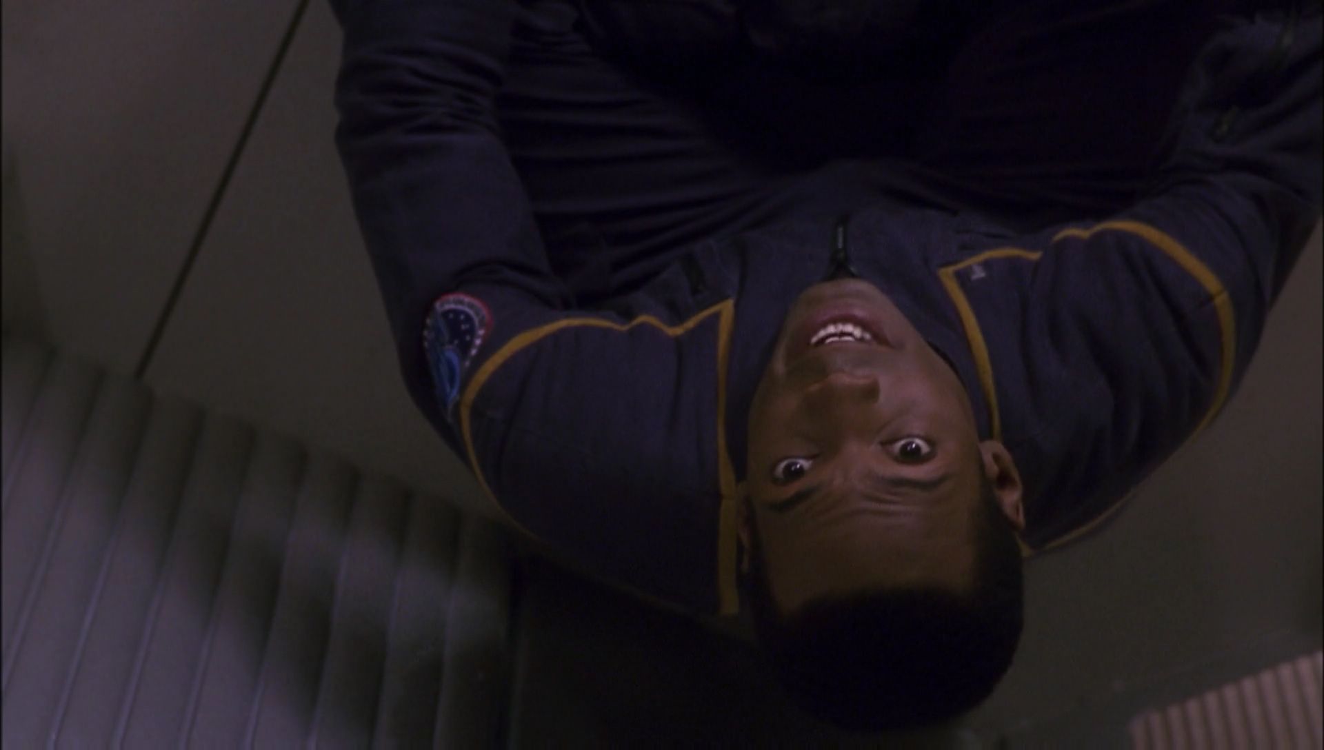 ariane179254_Enterprise_1x01-1x02_BrokenBow_1643.jpg