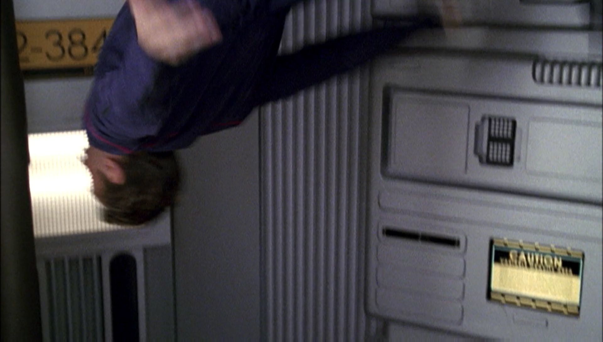 ariane179254_Enterprise_1x01-1x02_BrokenBow_1663.jpg