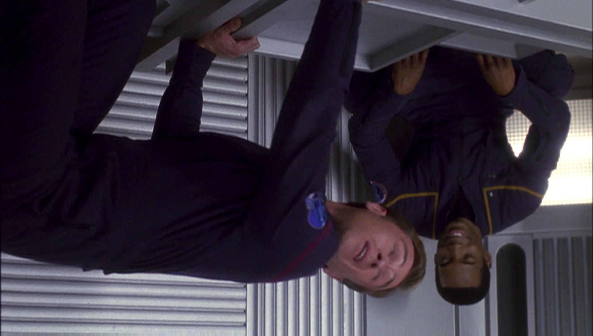 ariane179254_Enterprise_1x01-1x02_BrokenBow_1676.jpg