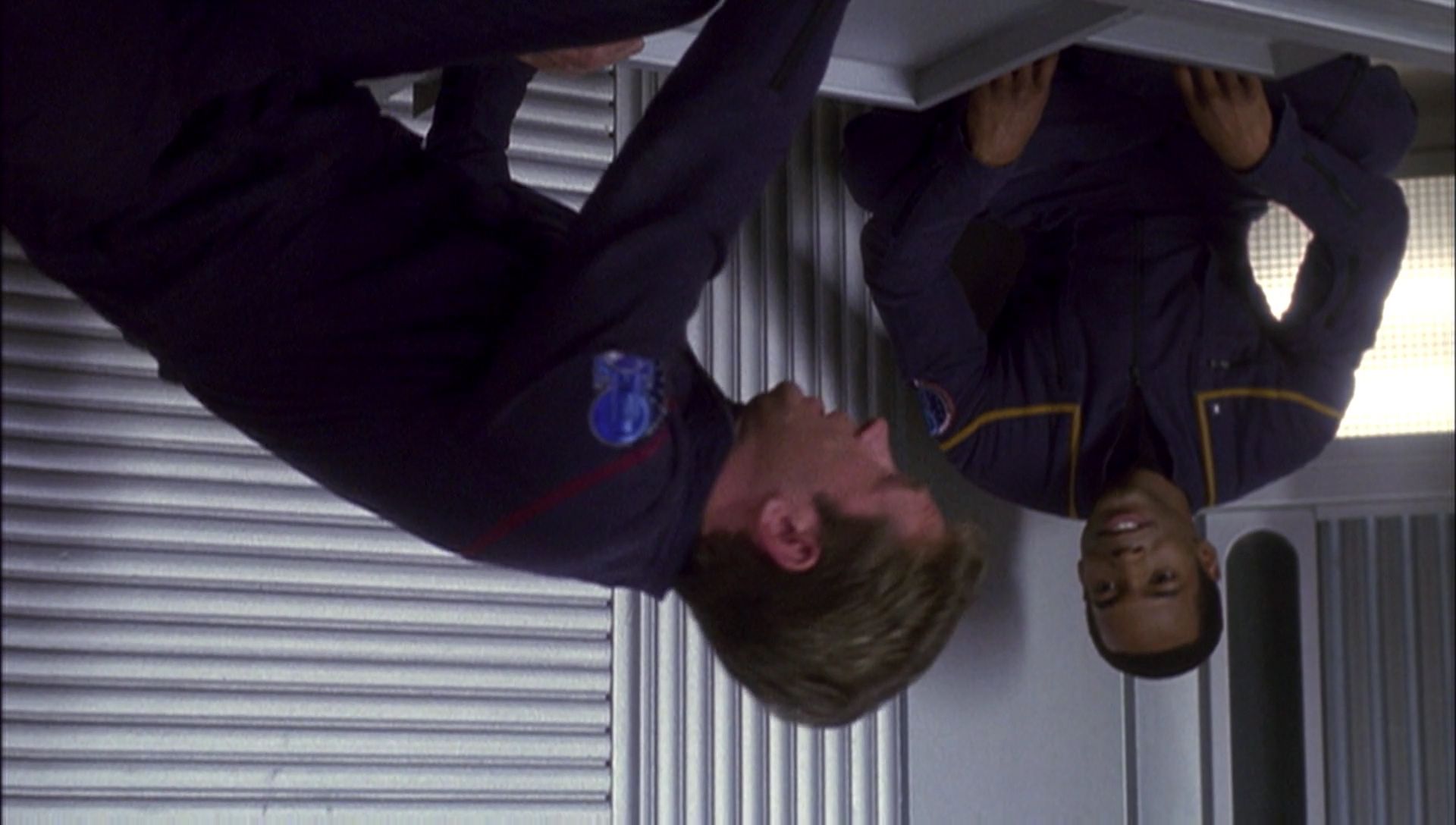 ariane179254_Enterprise_1x01-1x02_BrokenBow_1678.jpg