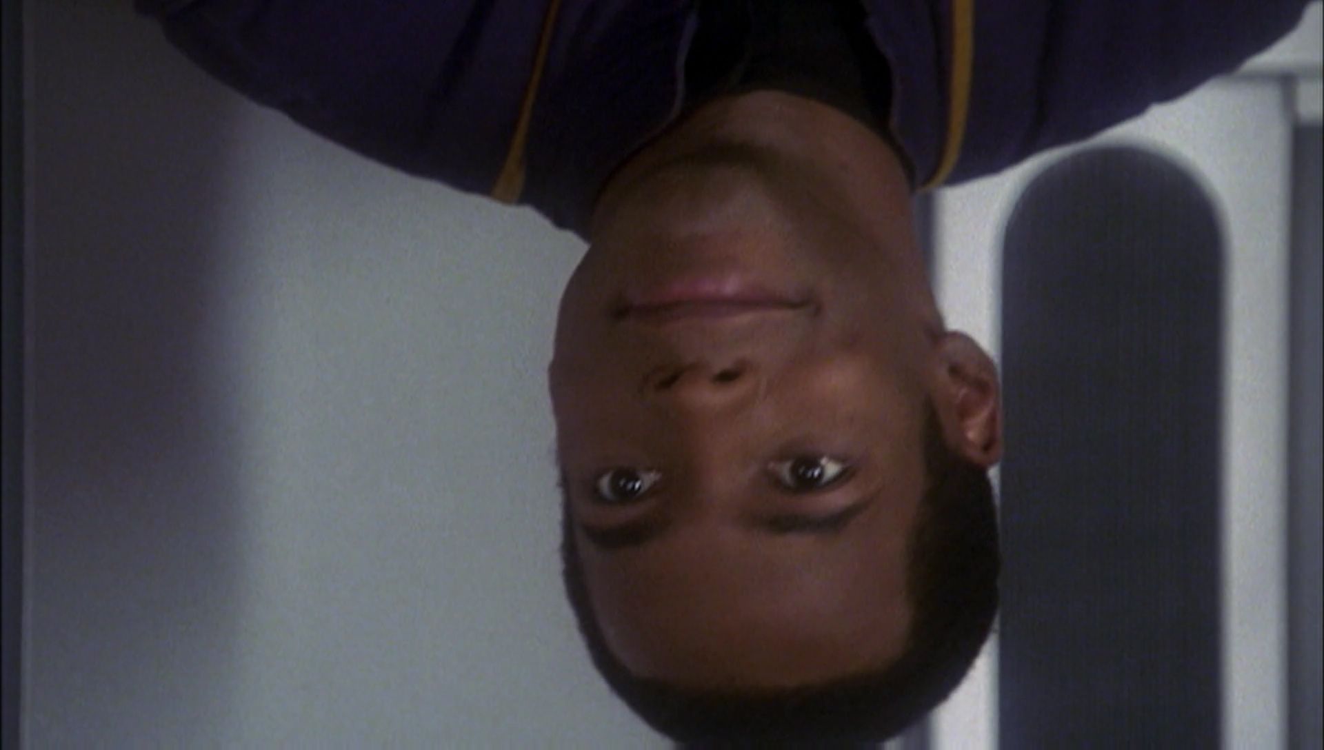 ariane179254_Enterprise_1x01-1x02_BrokenBow_1724.jpg
