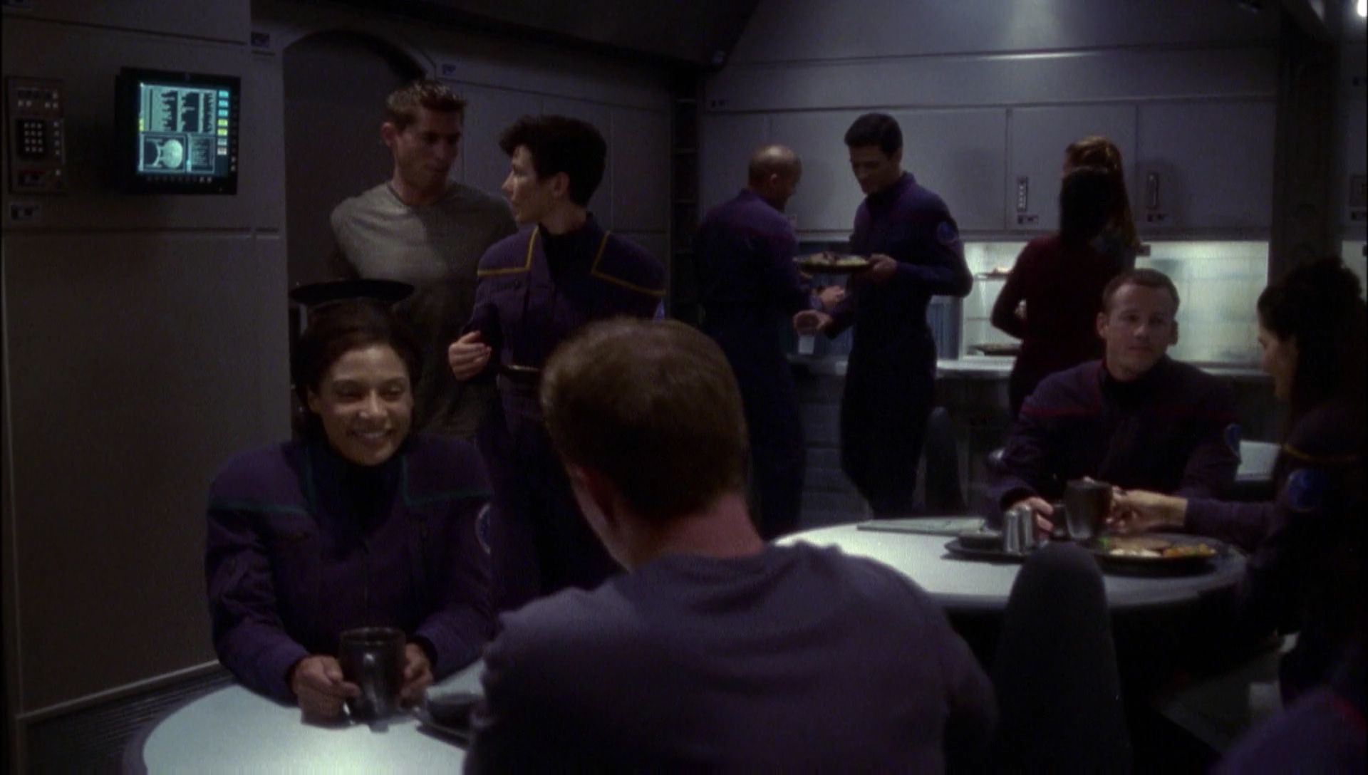 ariane179254_Enterprise_1x01-1x02_BrokenBow_1733.jpg