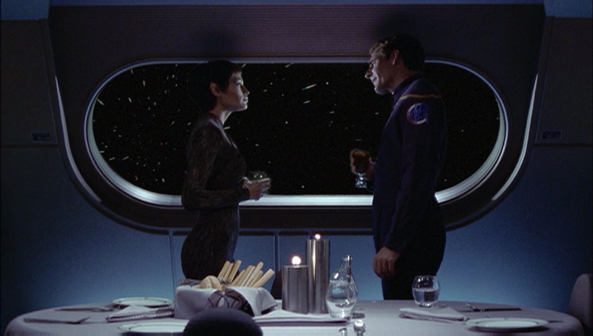 ariane179254_Enterprise_1x01-1x02_BrokenBow_1743.jpg