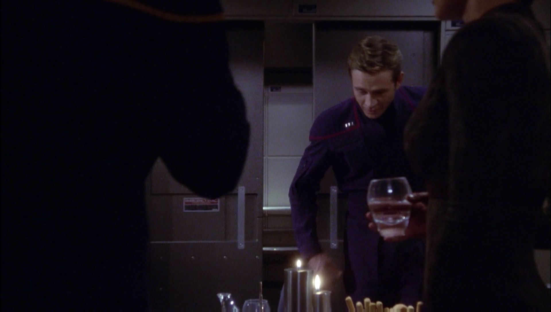 ariane179254_Enterprise_1x01-1x02_BrokenBow_1771.jpg