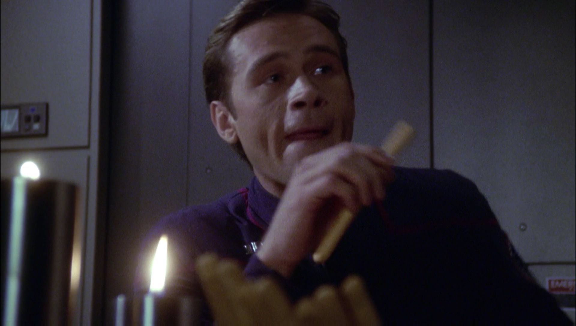 ariane179254_Enterprise_1x01-1x02_BrokenBow_1783.jpg