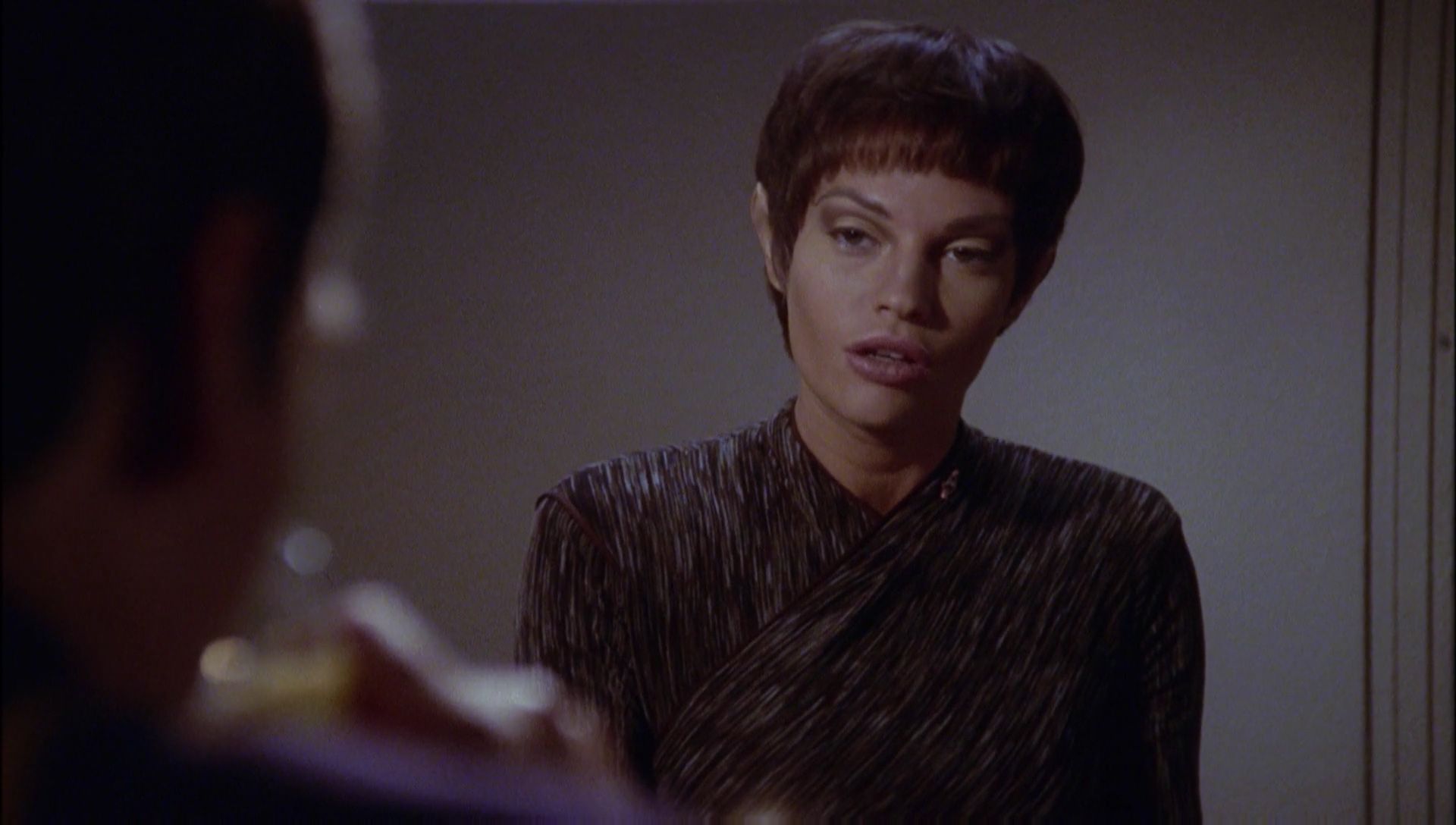 ariane179254_Enterprise_1x01-1x02_BrokenBow_1798.jpg