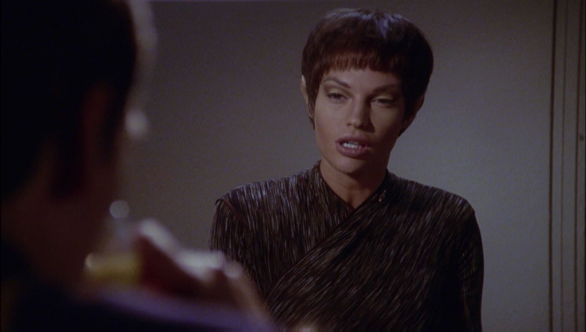 ariane179254_Enterprise_1x01-1x02_BrokenBow_1799.jpg