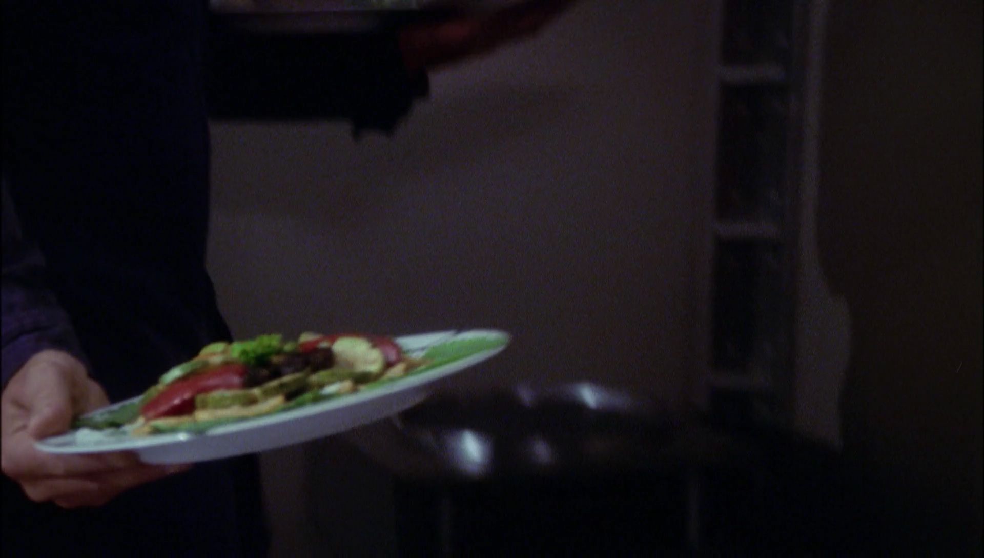 ariane179254_Enterprise_1x01-1x02_BrokenBow_1812.jpg