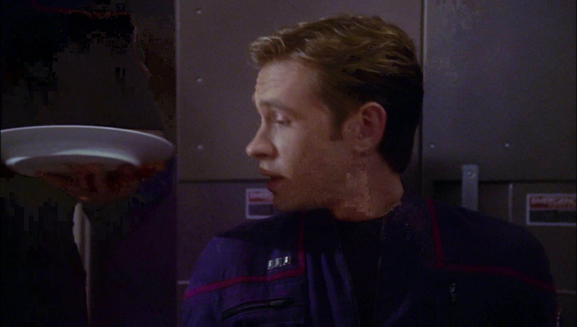 ariane179254_Enterprise_1x01-1x02_BrokenBow_1817.jpg