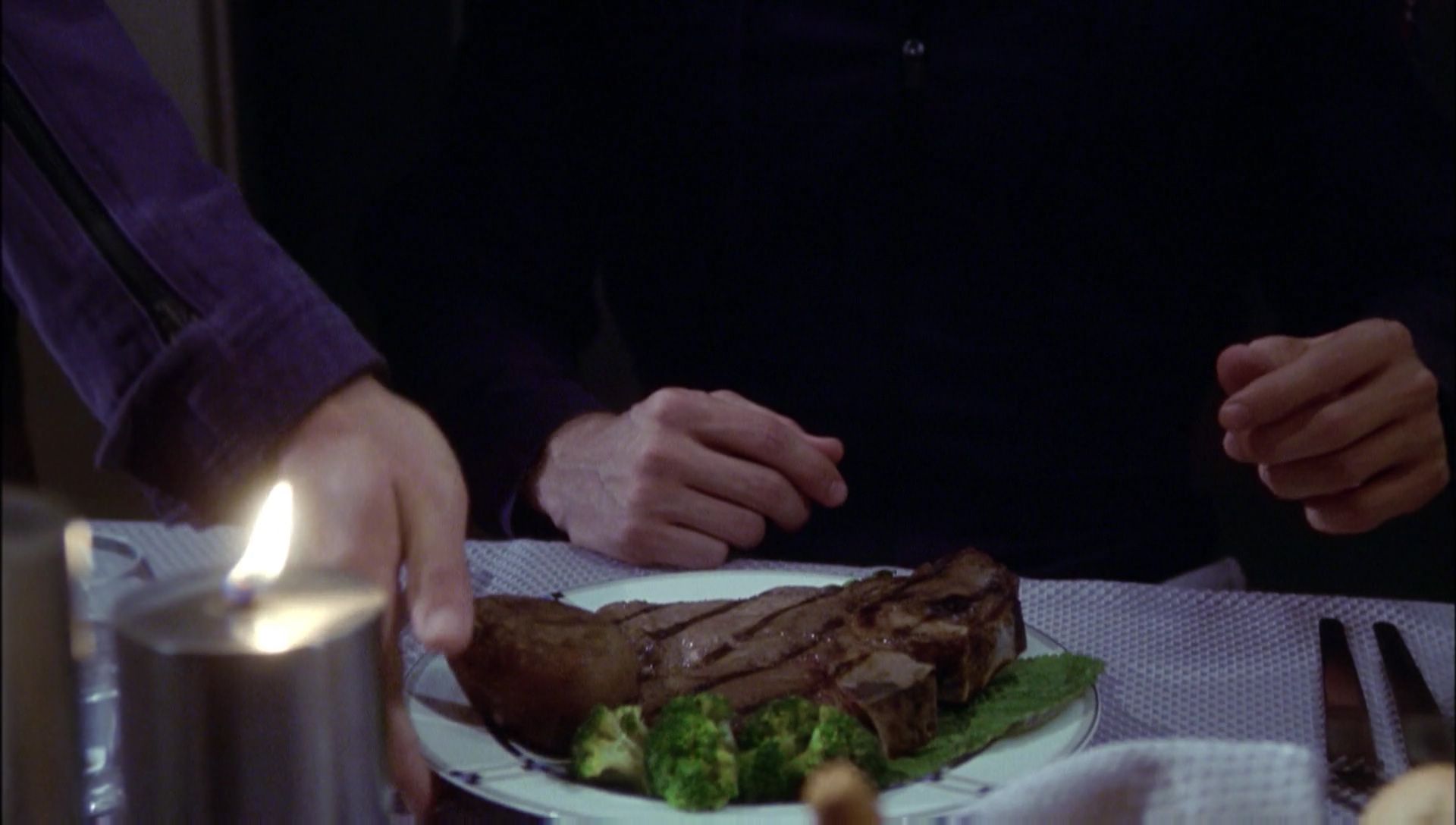 ariane179254_Enterprise_1x01-1x02_BrokenBow_1819.jpg
