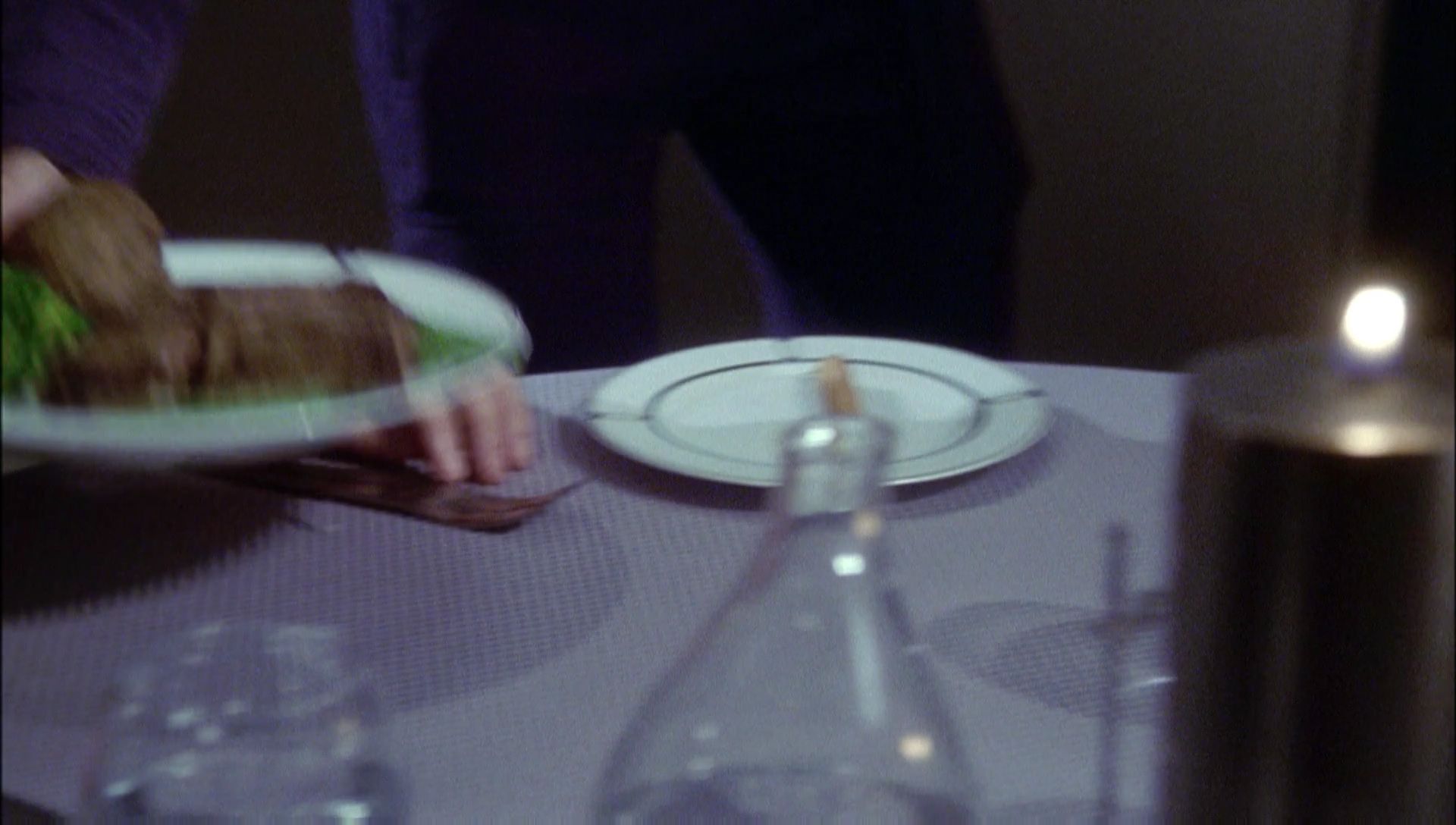 ariane179254_Enterprise_1x01-1x02_BrokenBow_1821.jpg