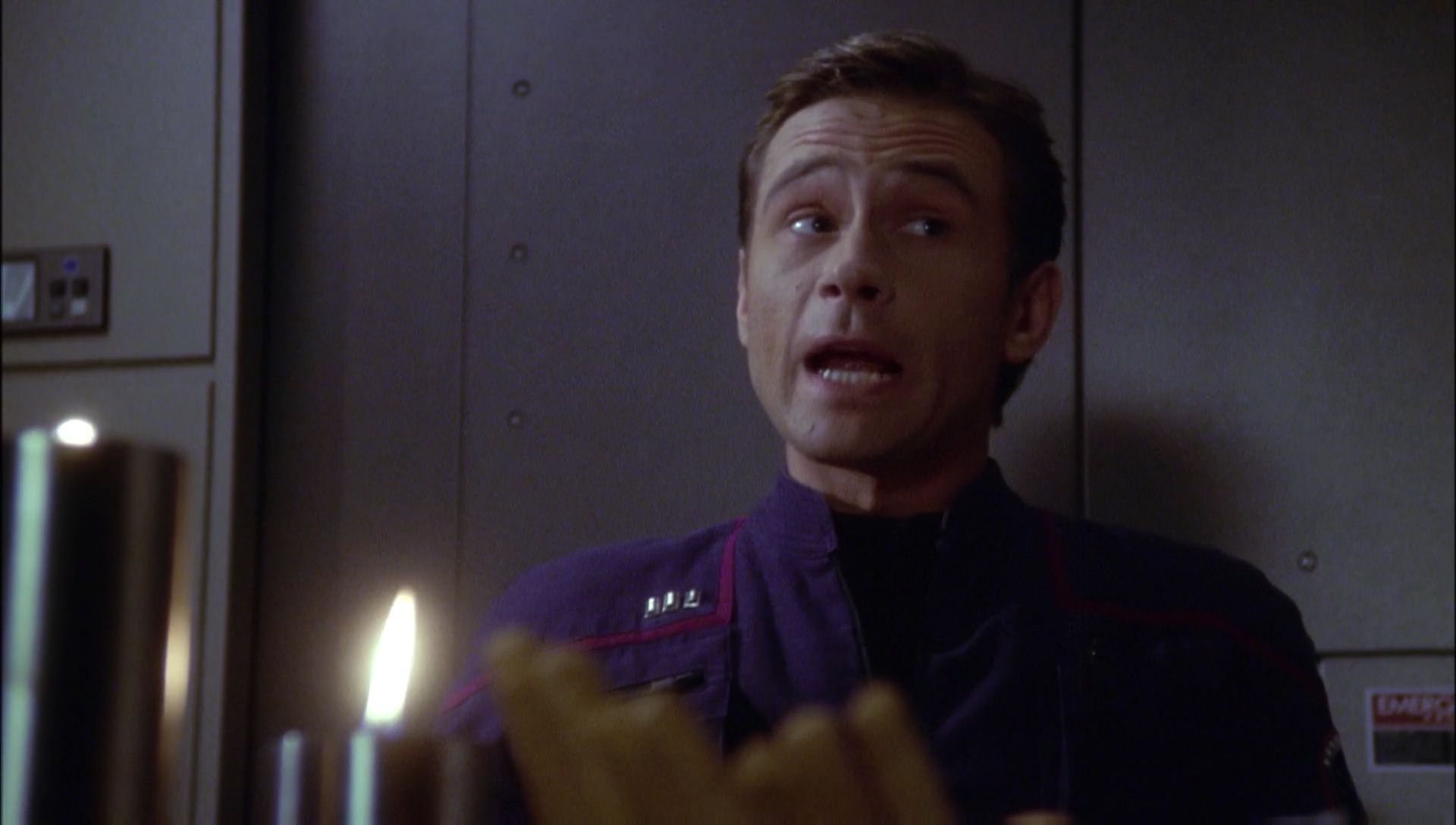 ariane179254_Enterprise_1x01-1x02_BrokenBow_1832.jpg