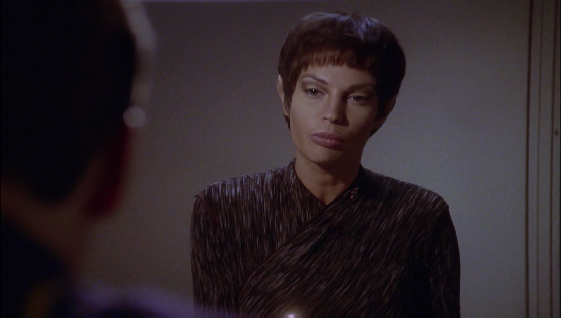 ariane179254_Enterprise_1x01-1x02_BrokenBow_1843.jpg