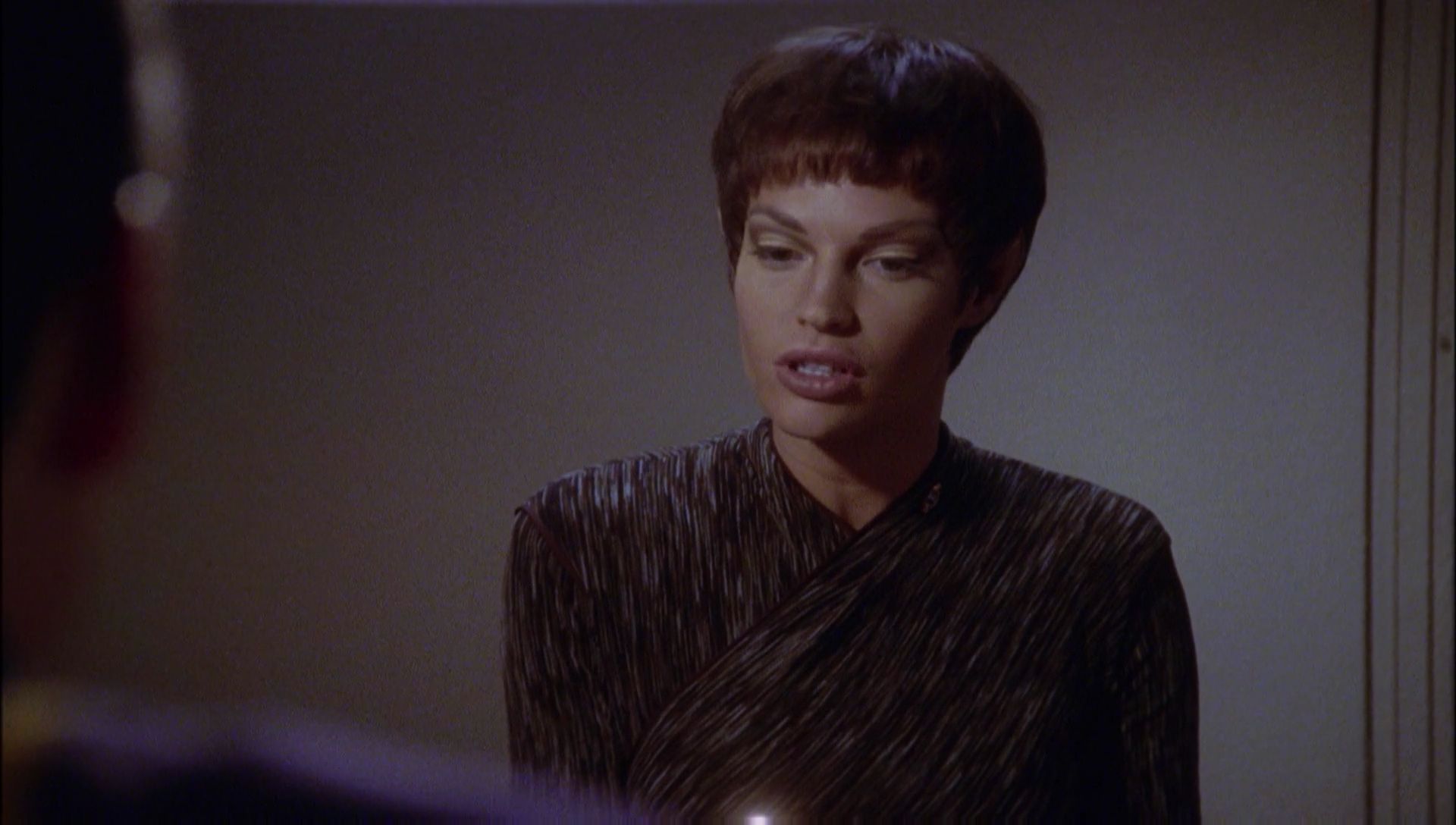 ariane179254_Enterprise_1x01-1x02_BrokenBow_1846.jpg