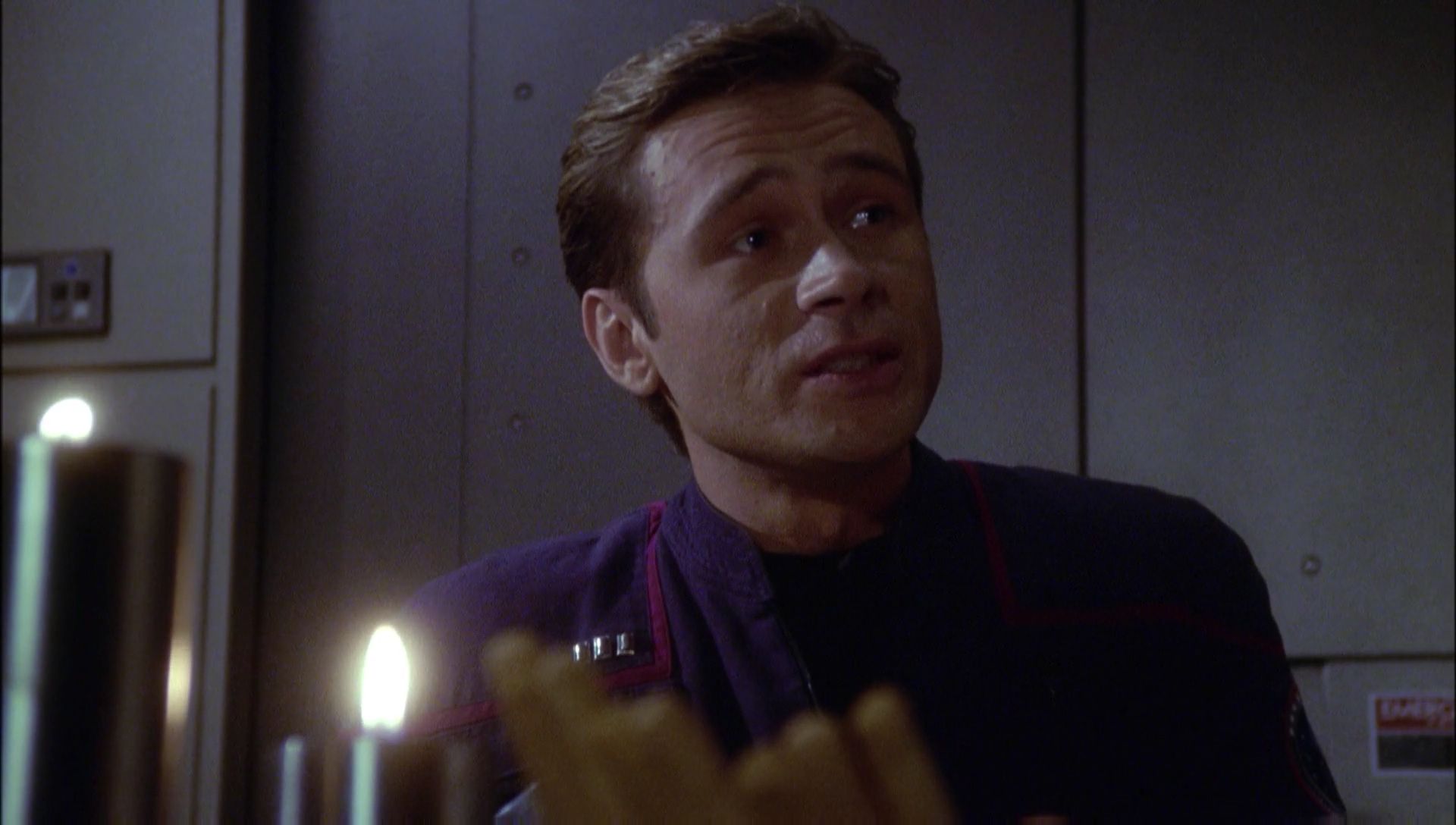 ariane179254_Enterprise_1x01-1x02_BrokenBow_1851.jpg