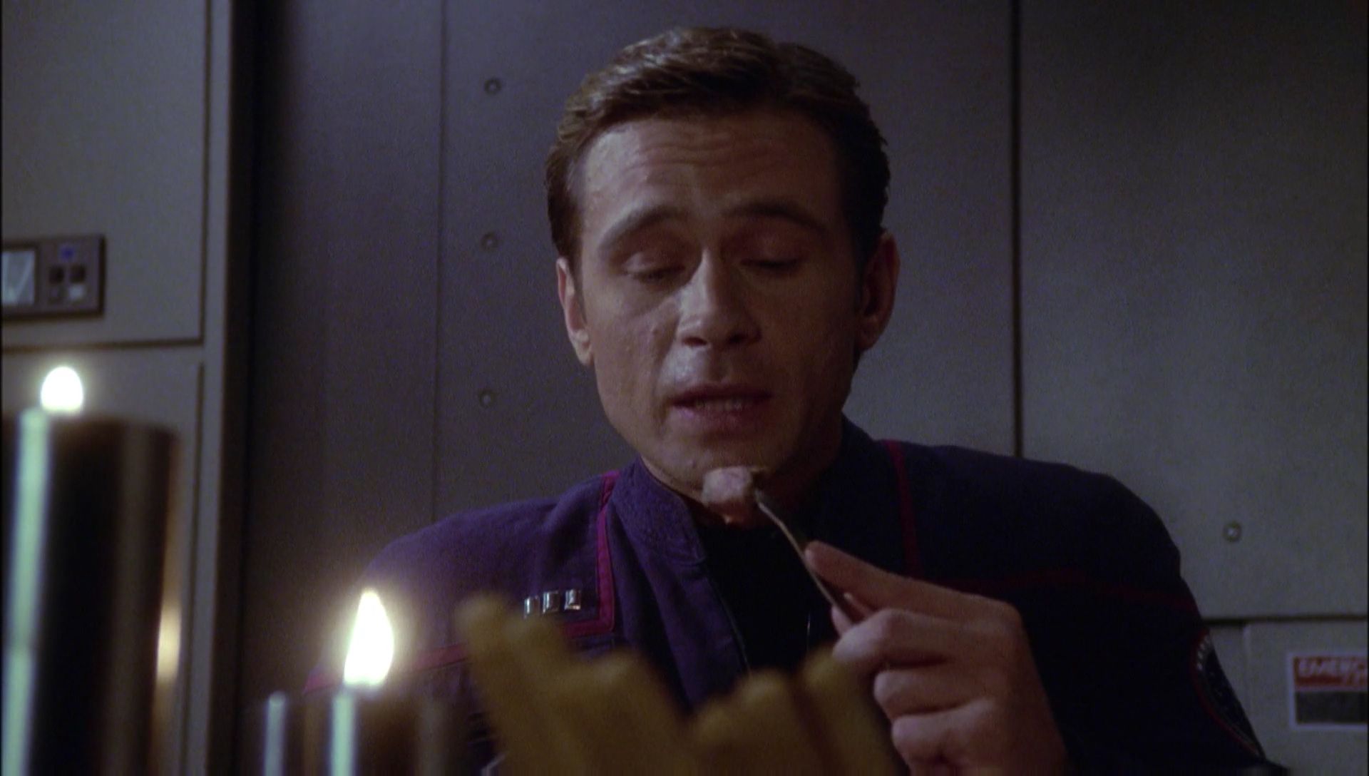 ariane179254_Enterprise_1x01-1x02_BrokenBow_1857.jpg