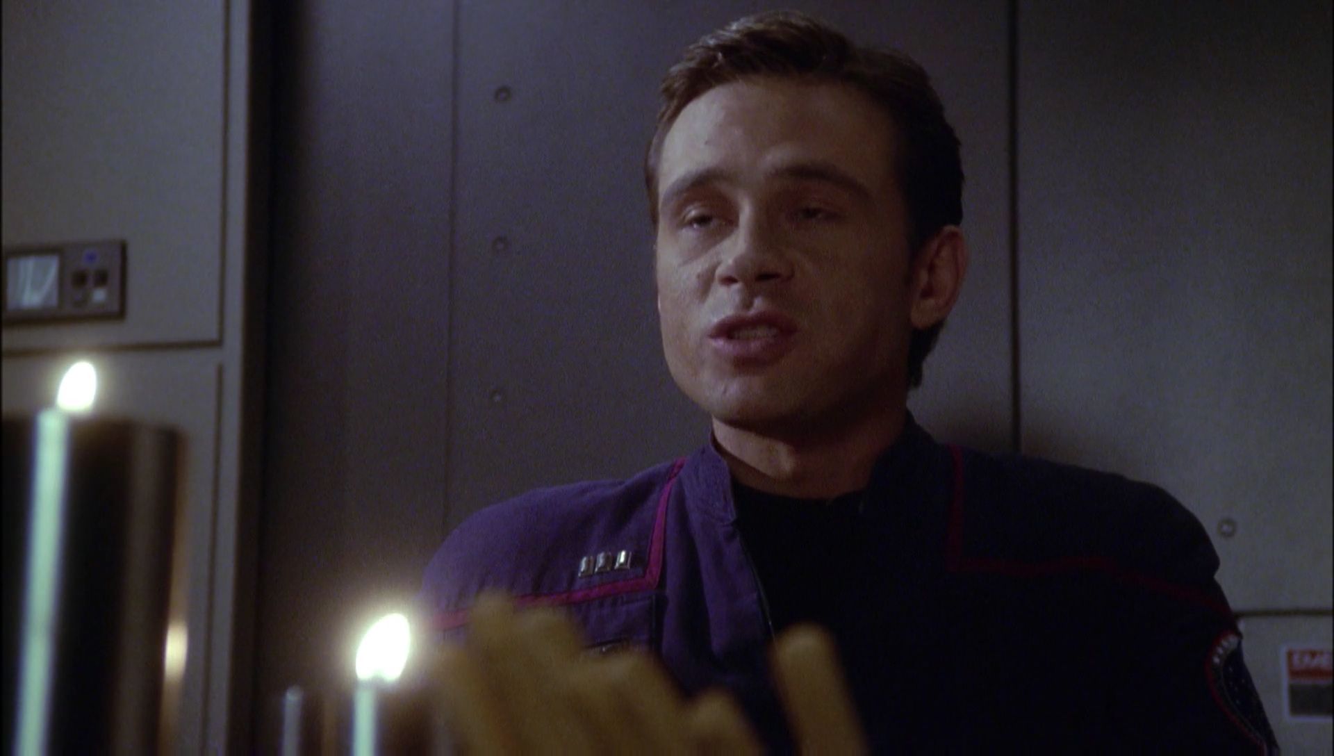ariane179254_Enterprise_1x01-1x02_BrokenBow_1865.jpg