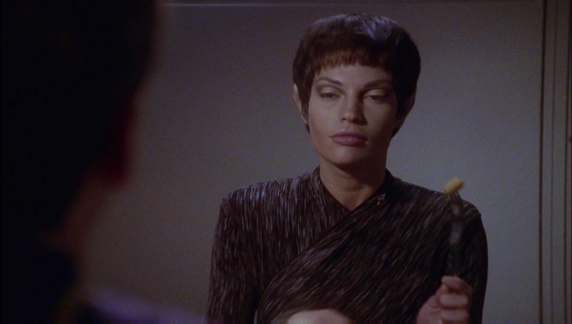 ariane179254_Enterprise_1x01-1x02_BrokenBow_1881.jpg