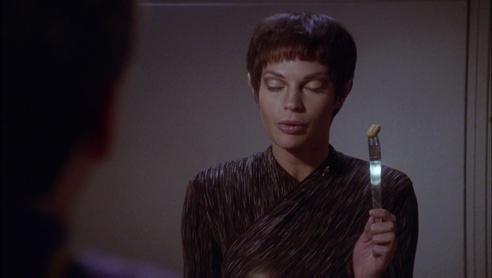 ariane179254_Enterprise_1x01-1x02_BrokenBow_1883.jpg