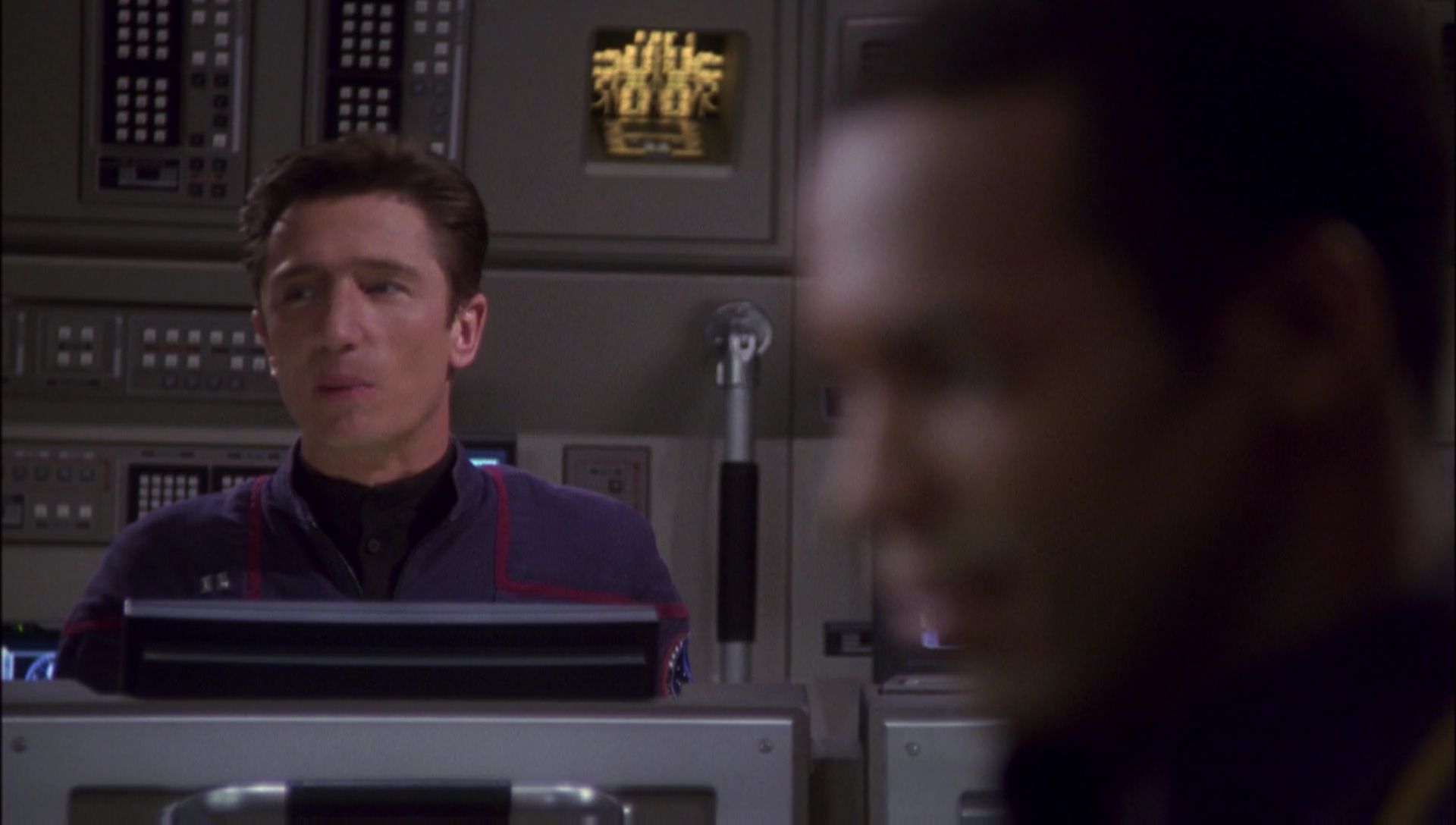 ariane179254_Enterprise_1x01-1x02_BrokenBow_1902.jpg