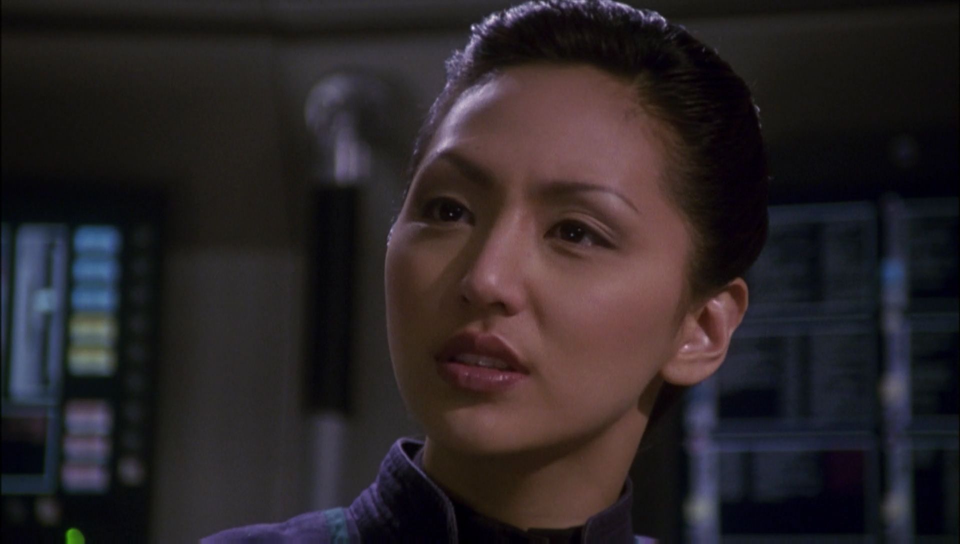 ariane179254_Enterprise_1x01-1x02_BrokenBow_1904.jpg