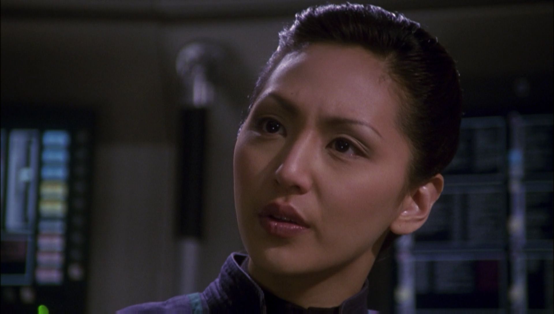 ariane179254_Enterprise_1x01-1x02_BrokenBow_1905.jpg