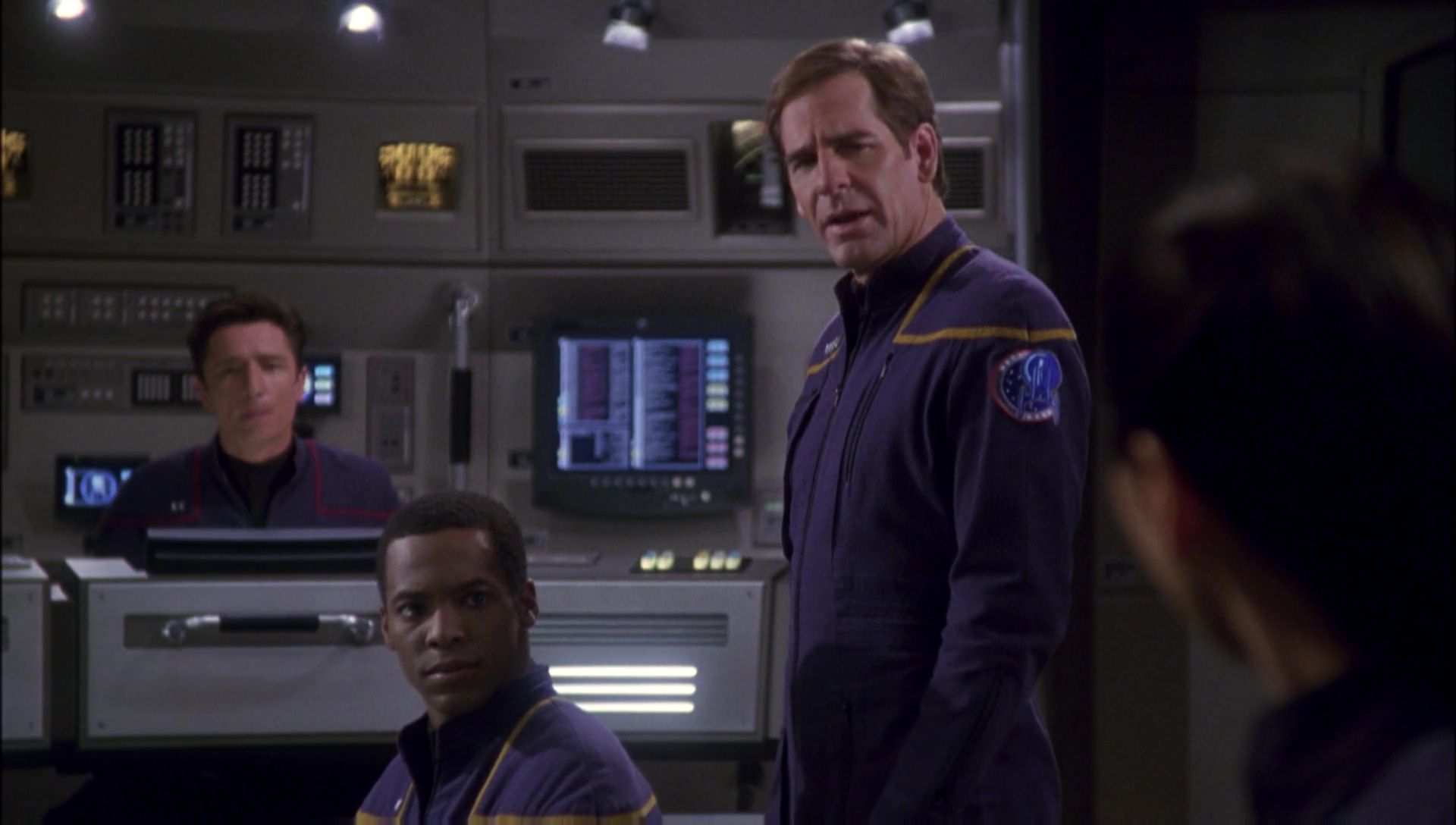 ariane179254_Enterprise_1x01-1x02_BrokenBow_1907.jpg